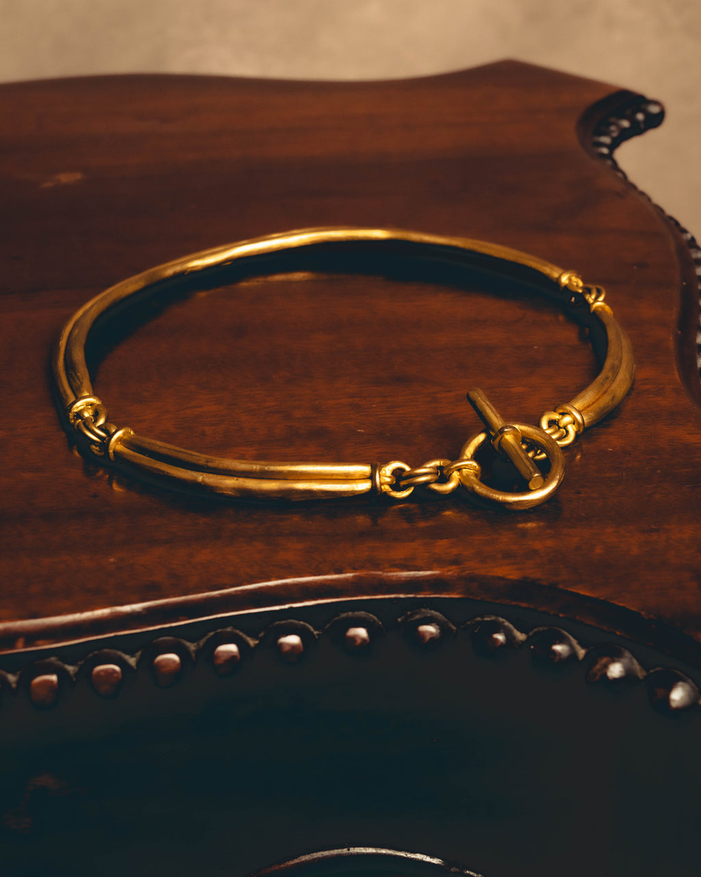 -SPECIAL- "Hermès" 80's-00's Sculptural gold tone choker necklace