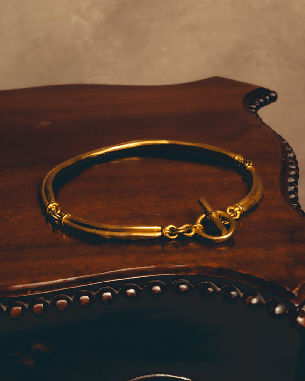 -SPECIAL- "Hermès" 80's-00's Sculptural gold tone choker necklace