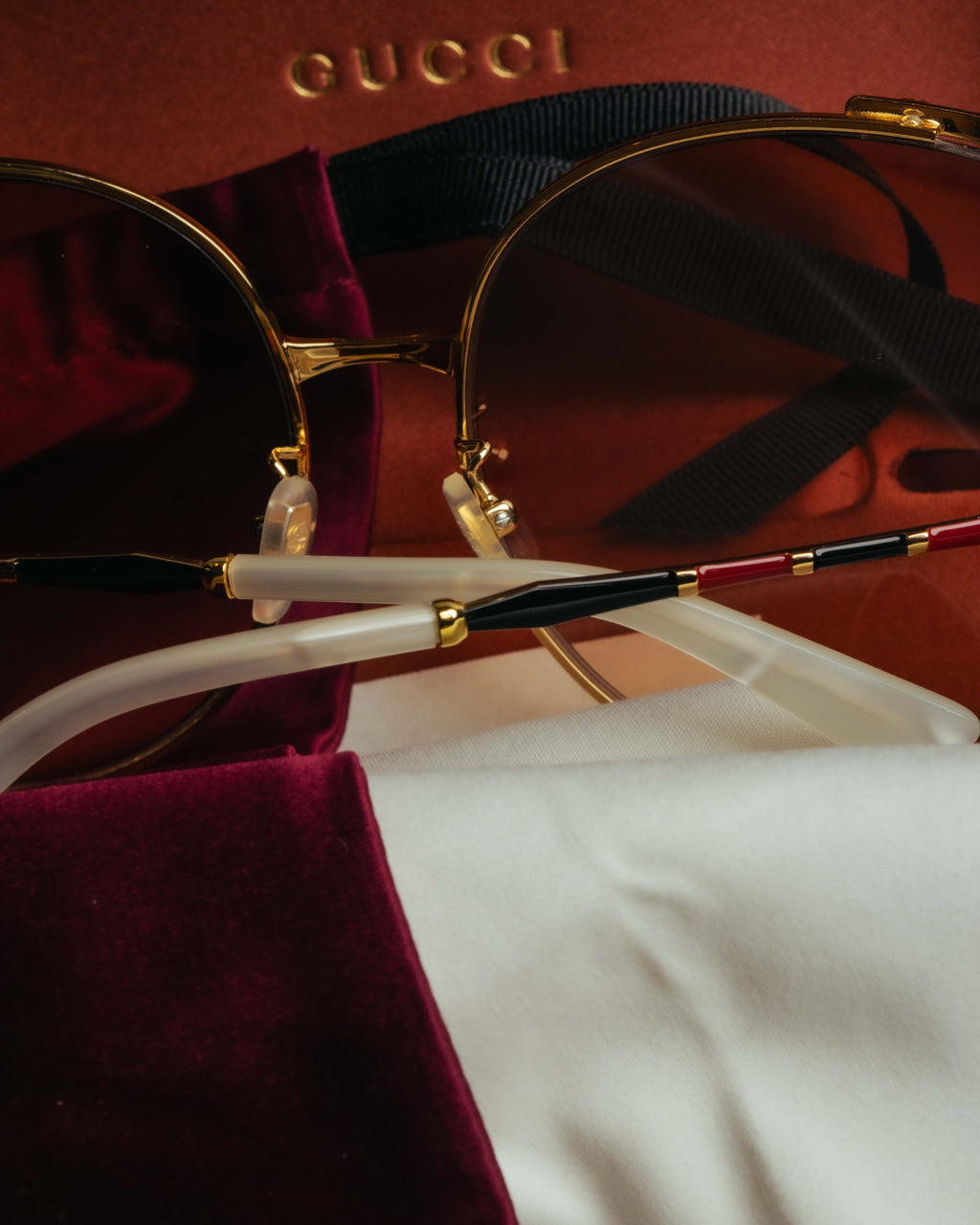 “GUCCI” 2017-2022 Striped rim oversized sunglasses