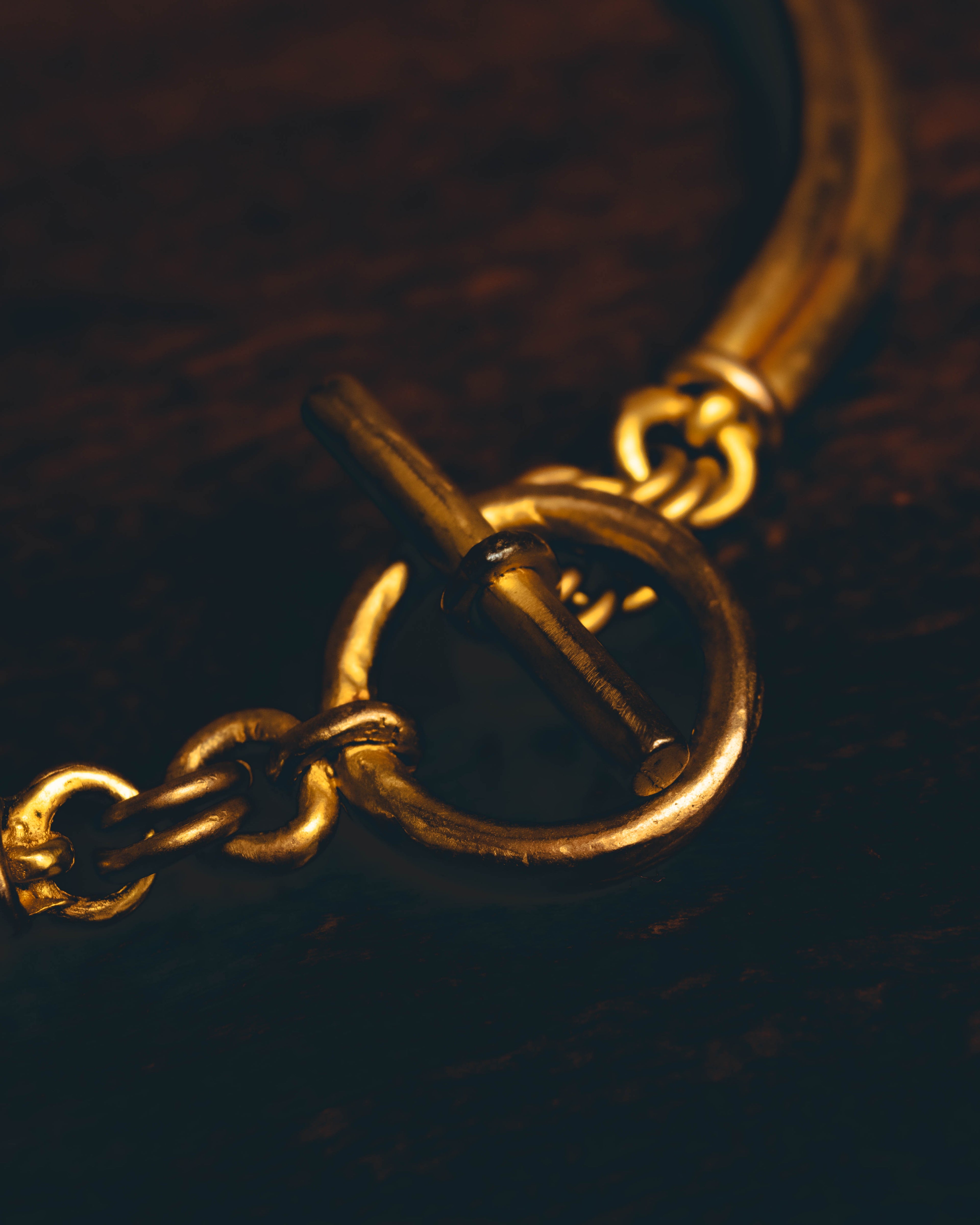 -SPECIAL- "Hermès" 80's-00's Sculptural gold tone choker necklace
