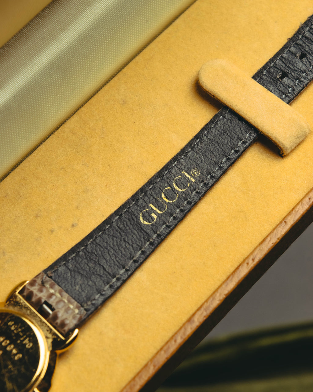 "GUCCI" 80's-90's Classic leather strap wristwatch