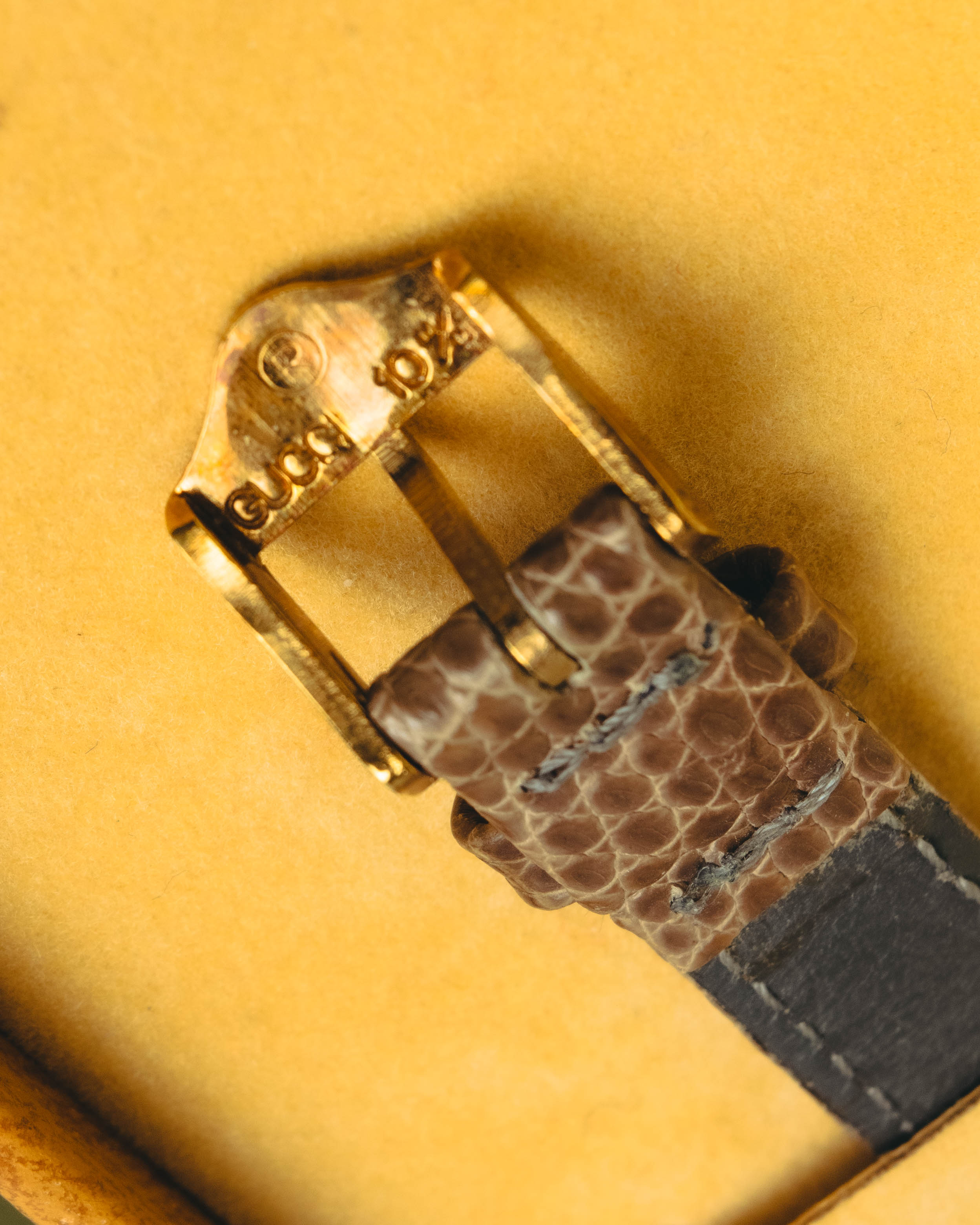 "GUCCI" 80's-90's Classic leather strap wristwatch