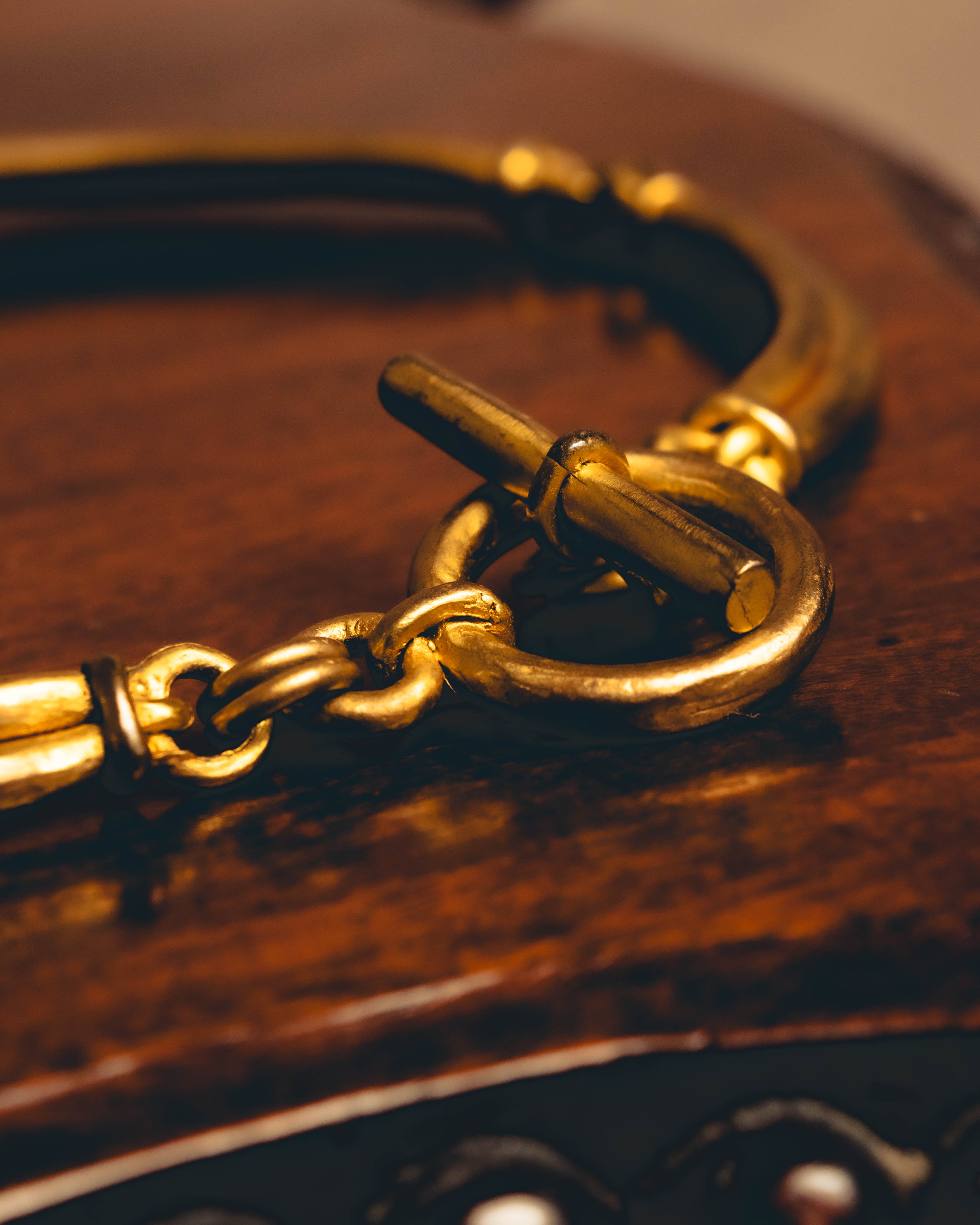 -SPECIAL- "Hermès" 80's-00's Sculptural gold tone choker necklace