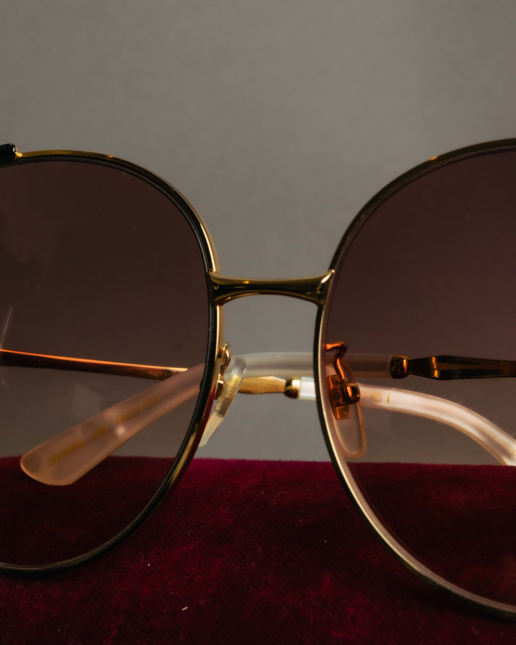 “GUCCI” 2017-2022 Striped rim oversized sunglasses