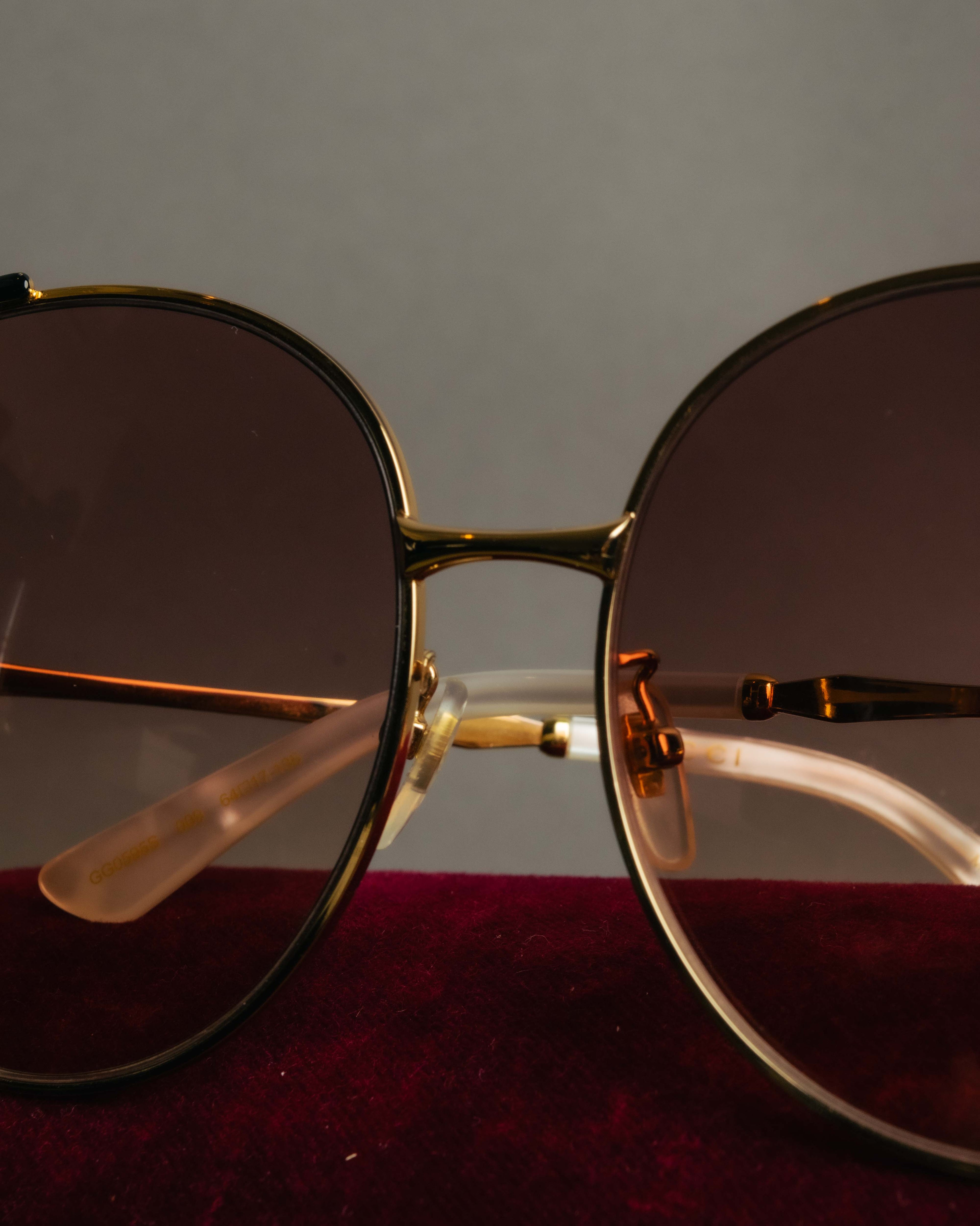 “GUCCI” 2017-2022 Striped rim oversized sunglasses