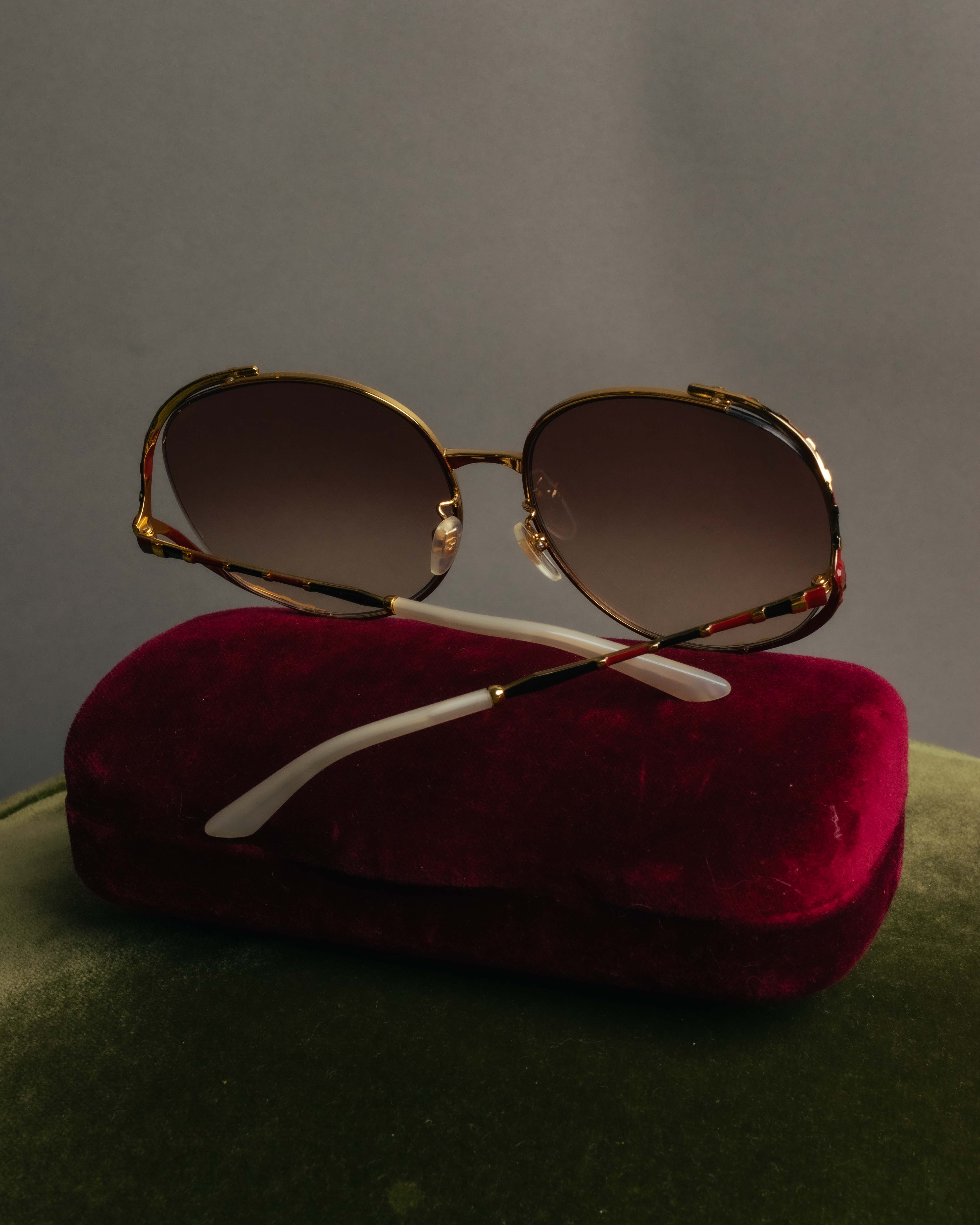 GUCCI” 2017-2022 Striped rim oversized sunglasses – MOOD