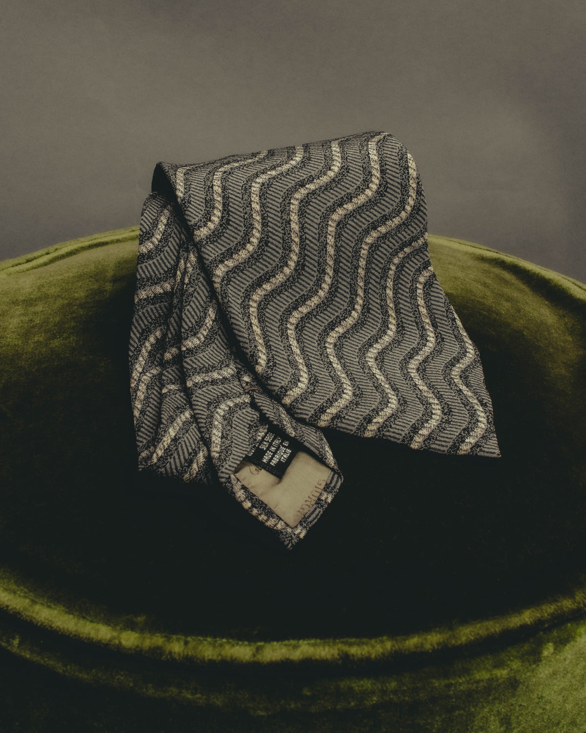 “Giorgio Armani” 90’s classic wide silk jacquard tie