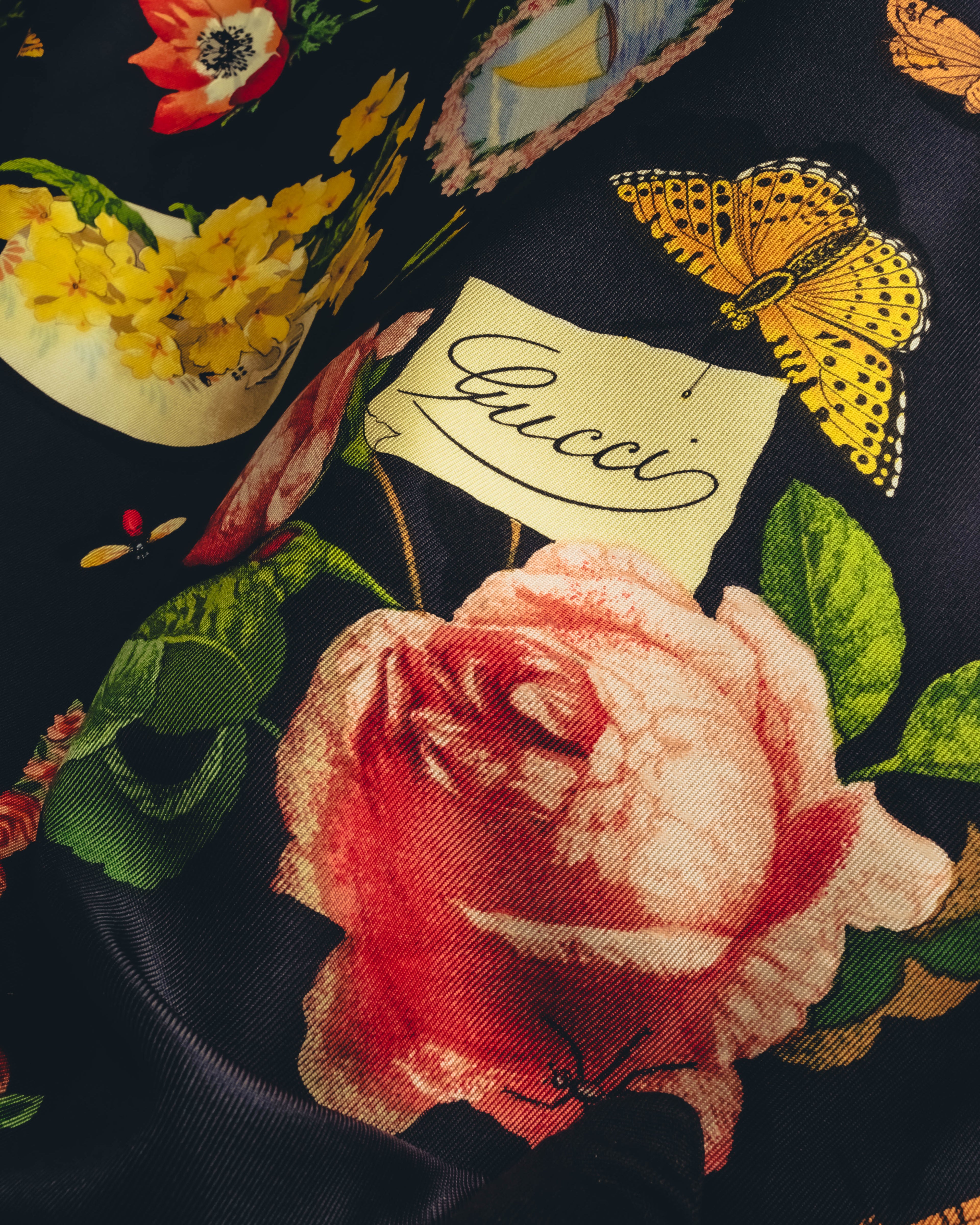 "GUCCI" 70's-80's Botanical silk scarf