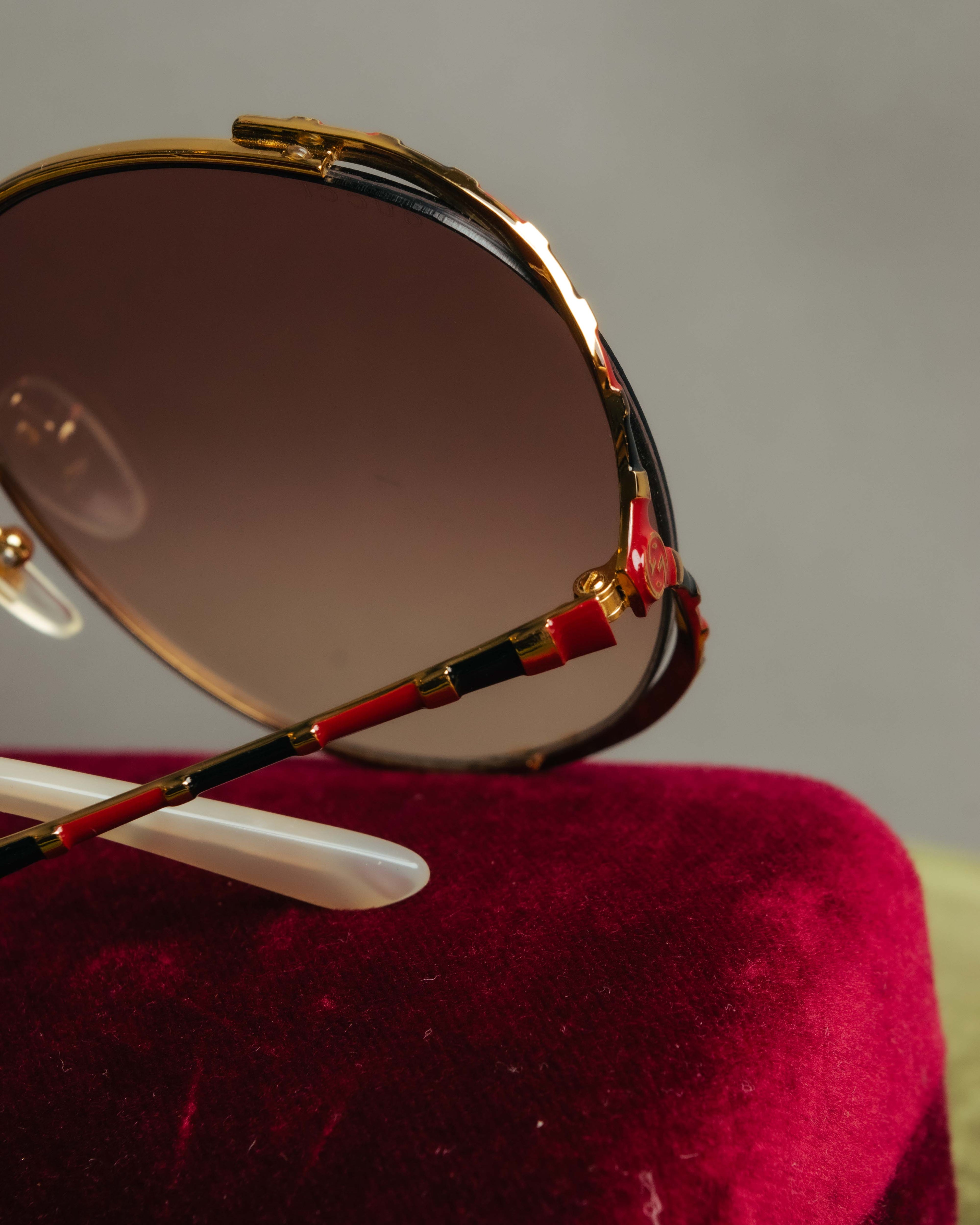 “GUCCI” 2017-2022 Striped rim oversized sunglasses