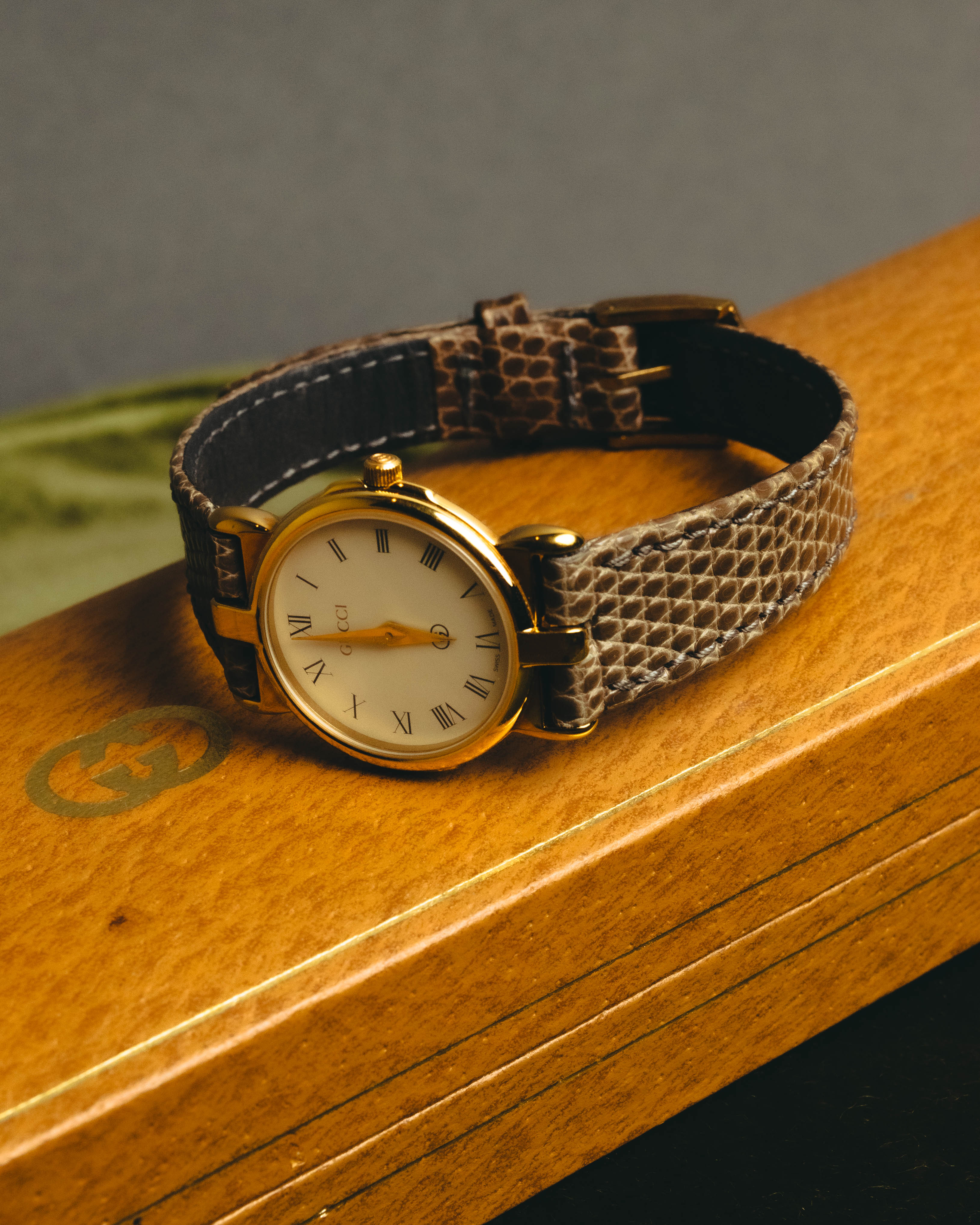 "GUCCI" 80's-90's Classic leather strap wristwatch