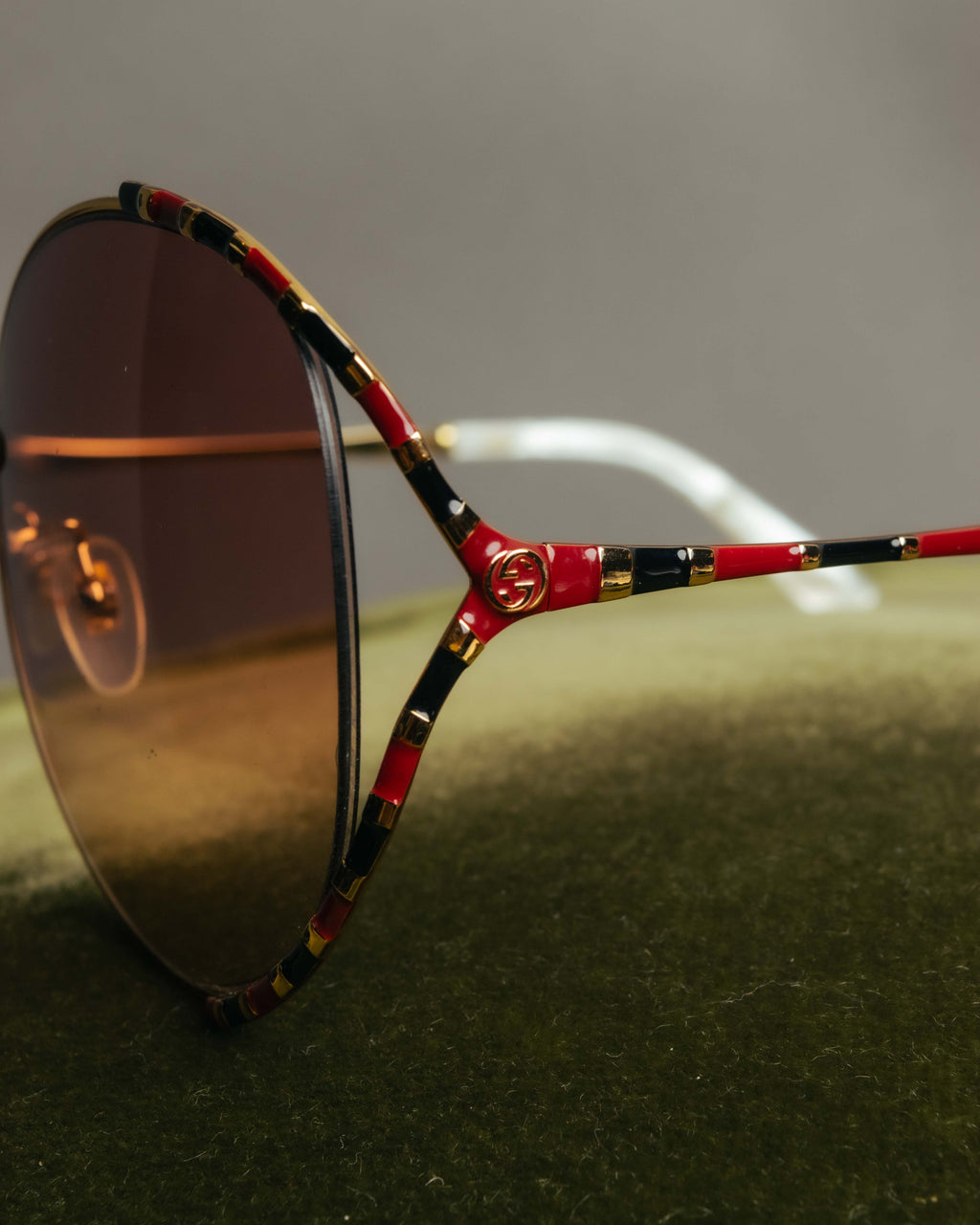 “GUCCI” 2017-2022 Striped rim oversized sunglasses