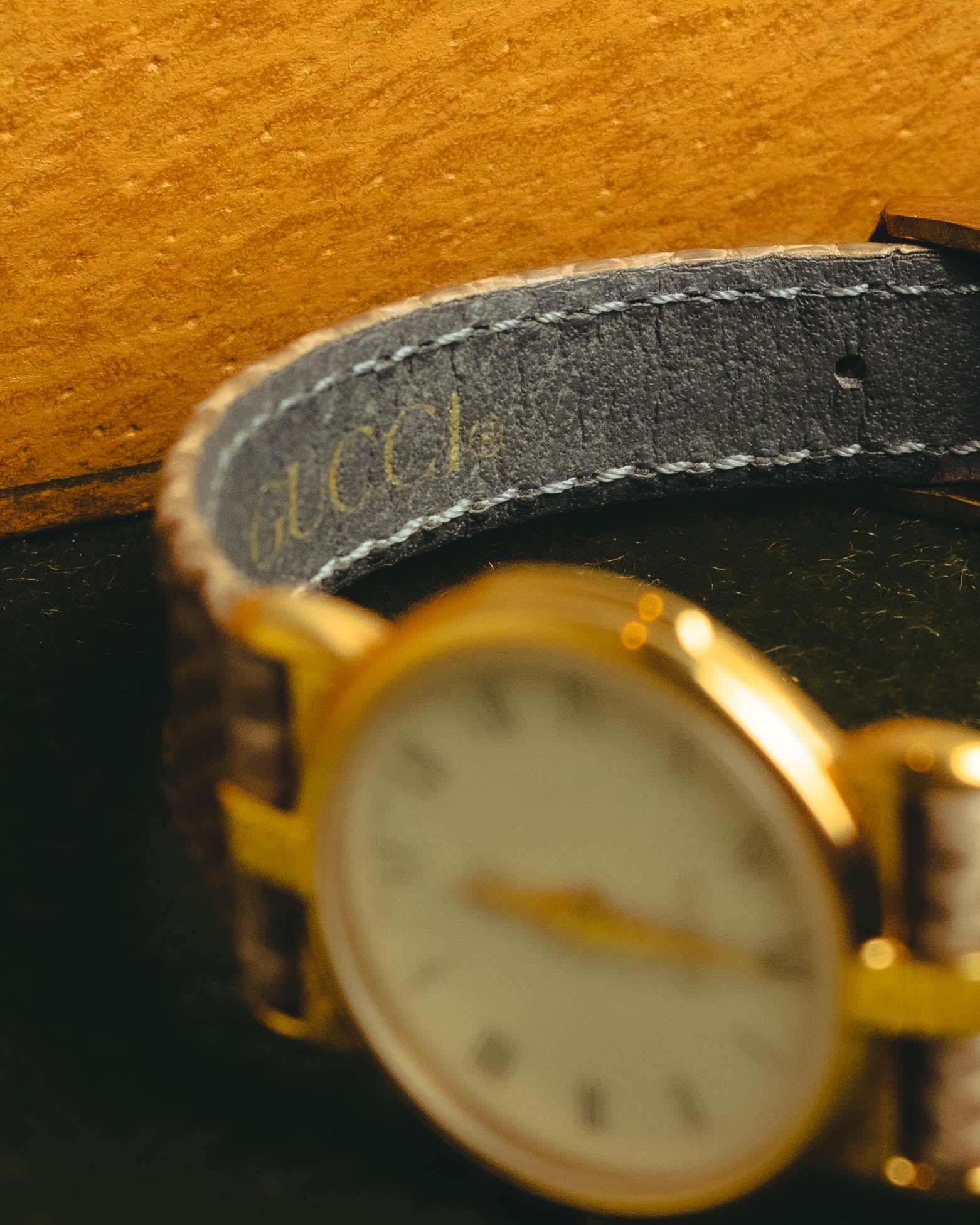 "GUCCI" 80's-90's Classic leather strap wristwatch