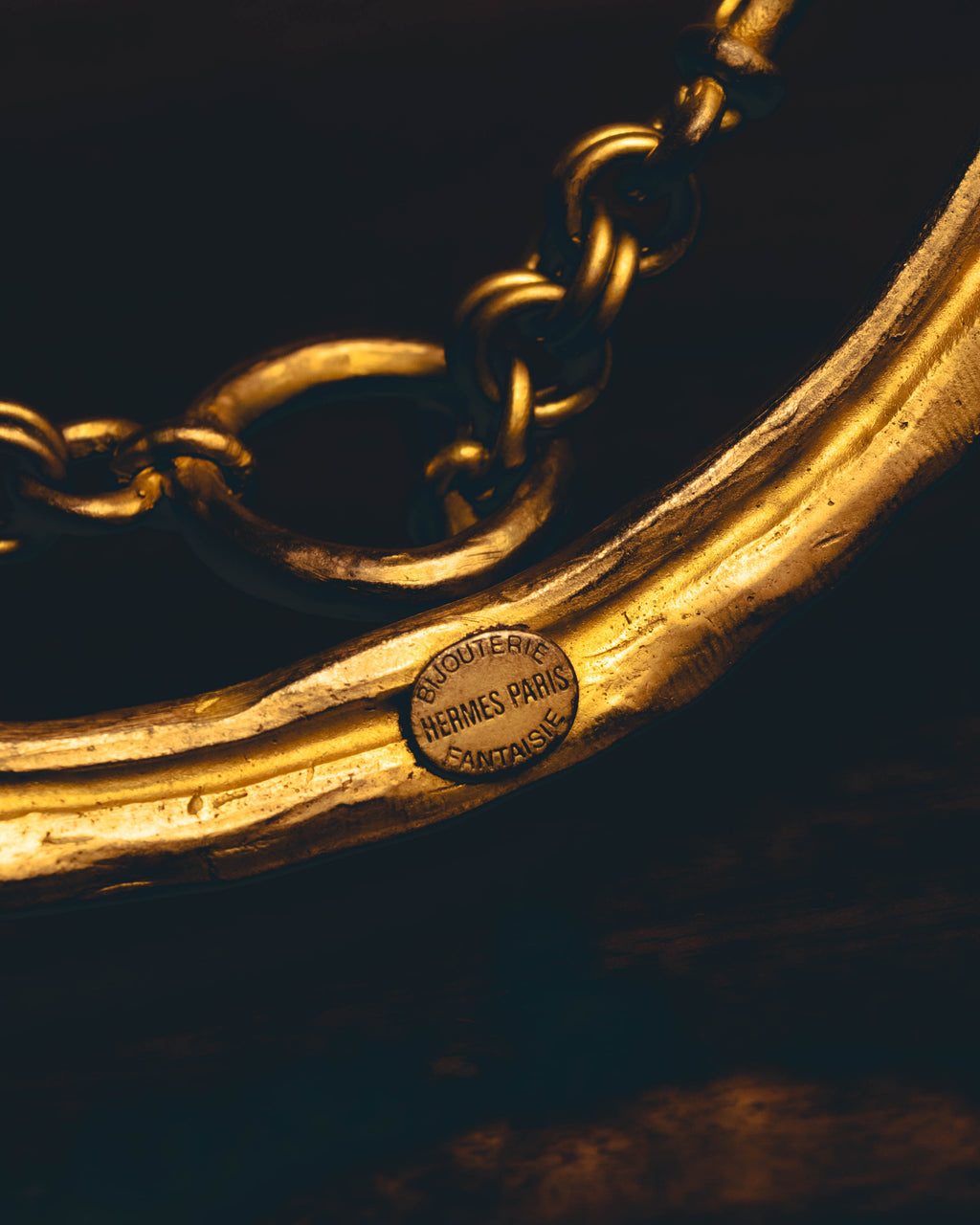 -SPECIAL- "Hermès" 80's-00's Sculptural gold tone choker necklace