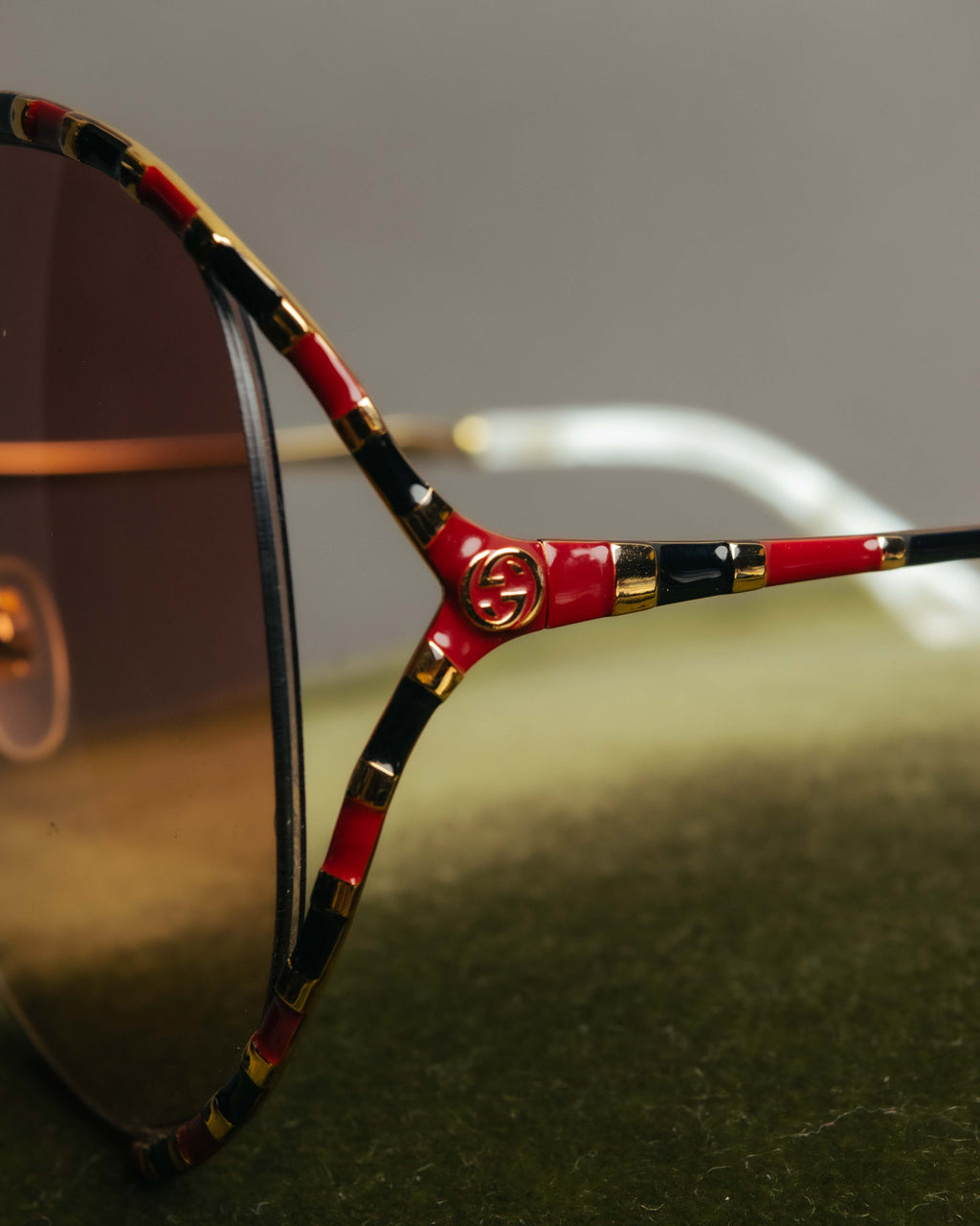 “GUCCI” 2017-2022 Striped rim oversized sunglasses