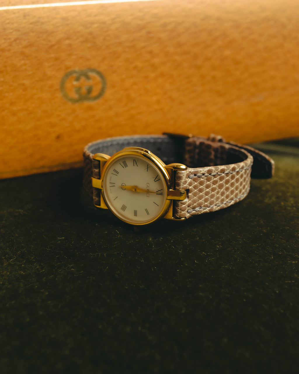 "GUCCI" 80's-90's Classic leather strap wristwatch