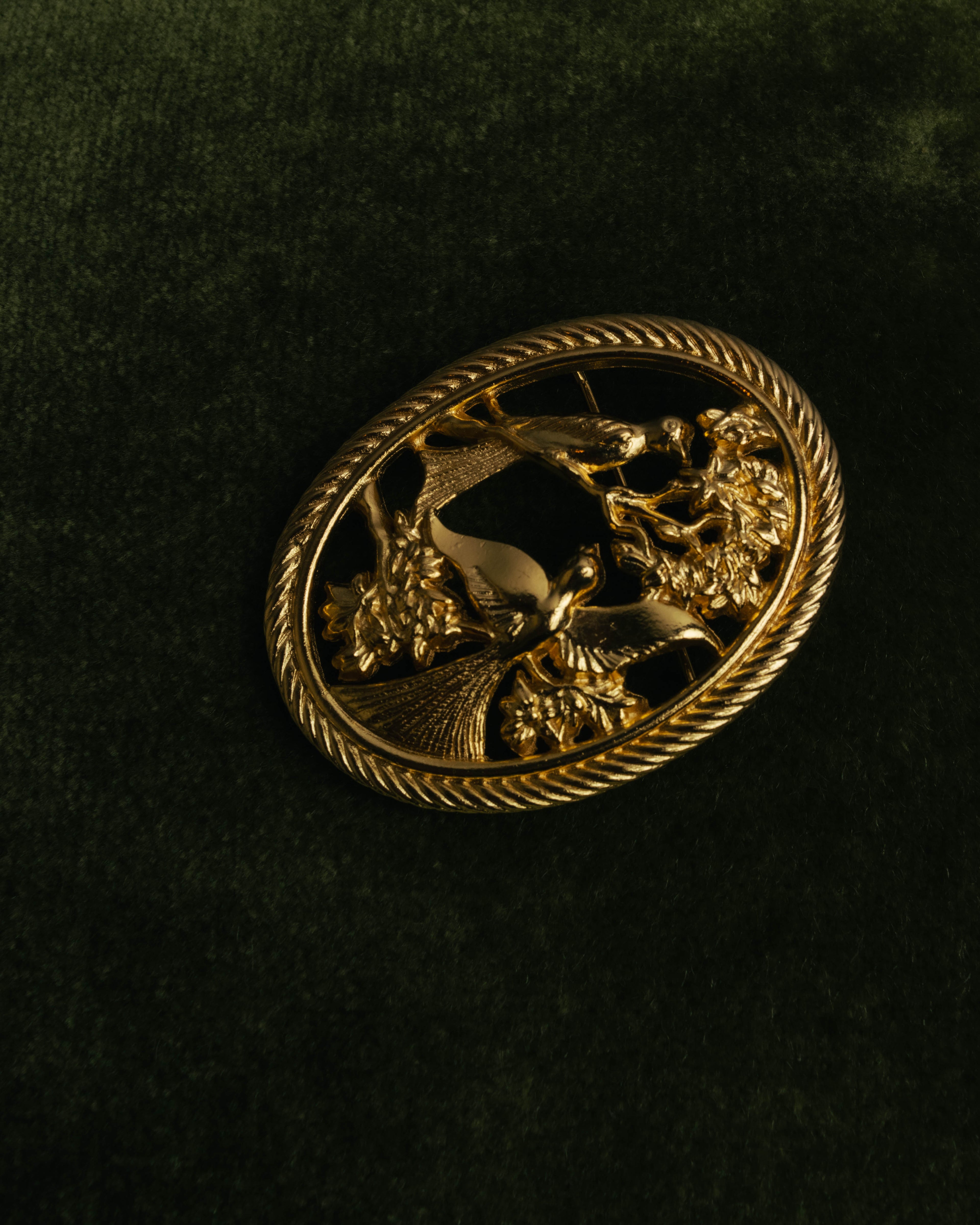 "SANDOR" 40's-70's Gold tone bird motif brooch