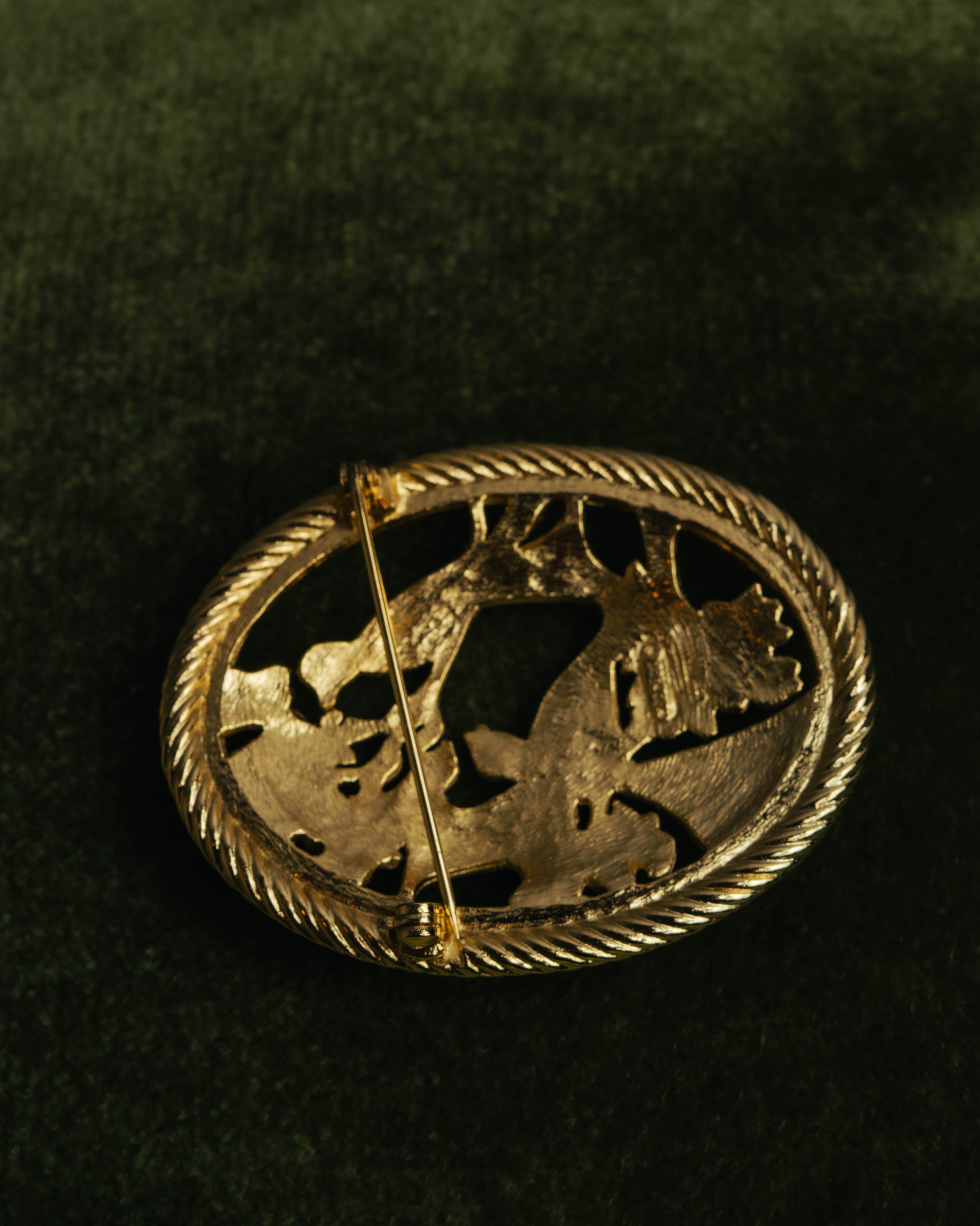 "SANDOR" 40's-70's Gold tone bird motif brooch