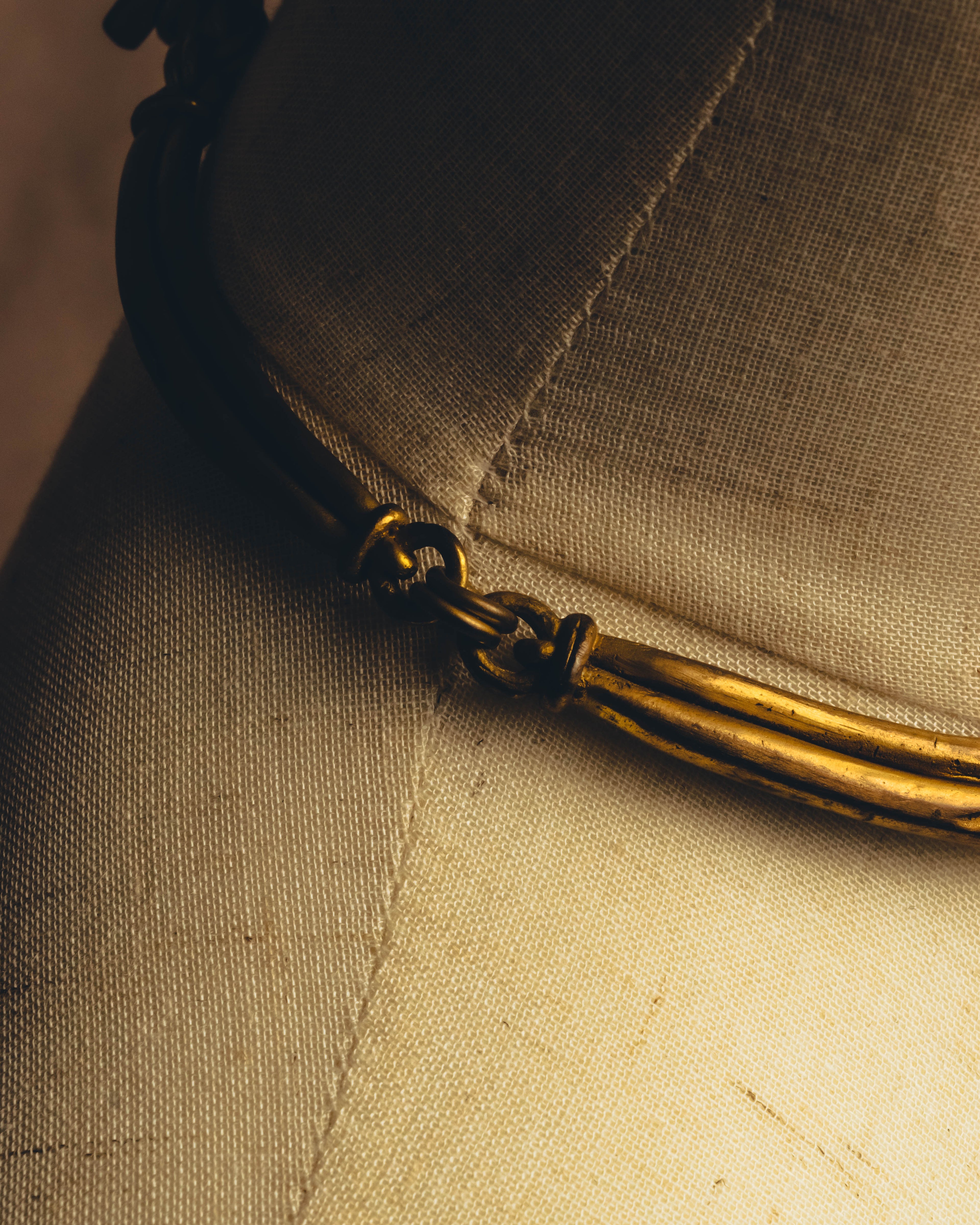 -SPECIAL- "Hermès" 80's-00's Sculptural gold tone choker necklace