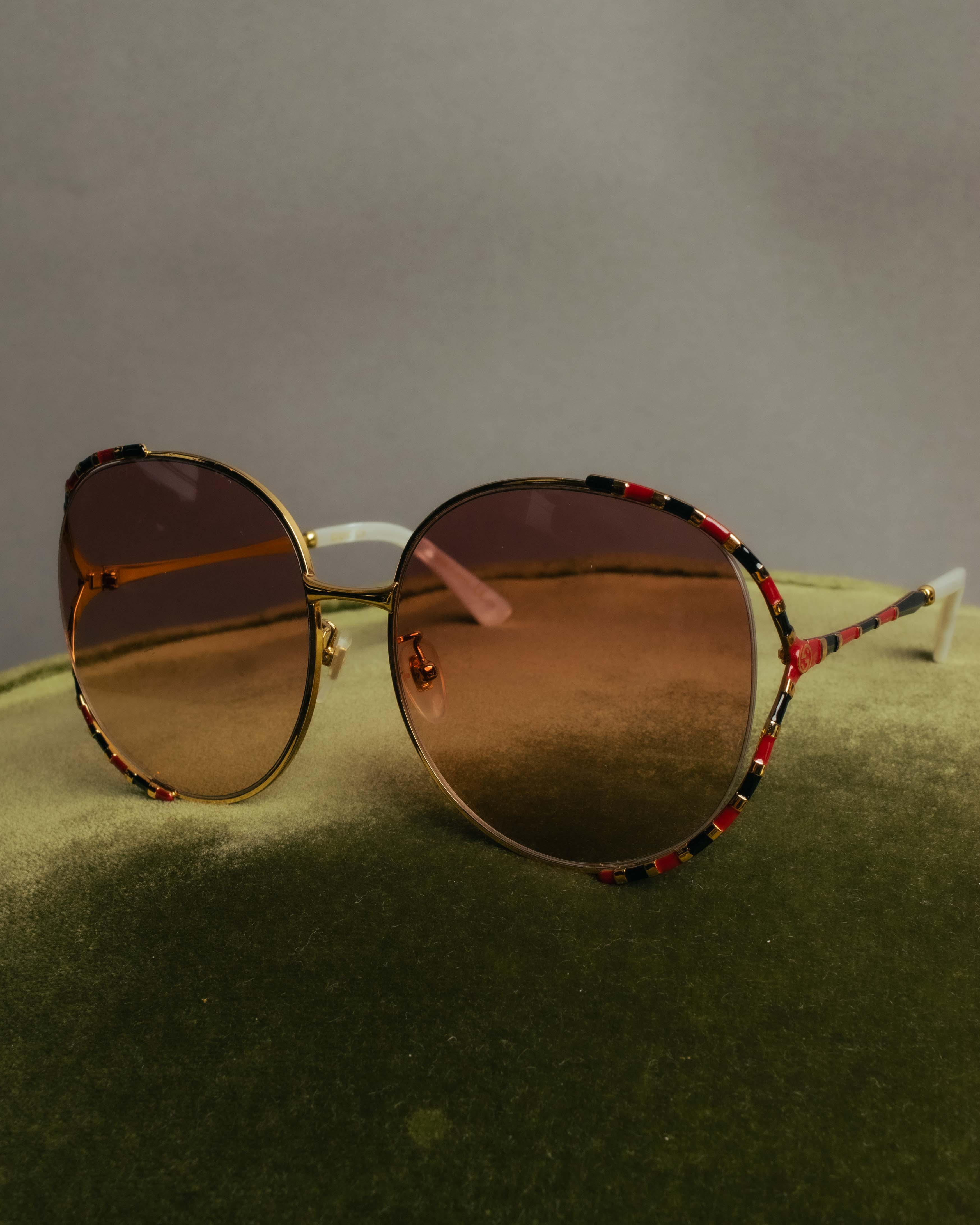 “GUCCI” 2017-2022 Striped rim oversized sunglasses