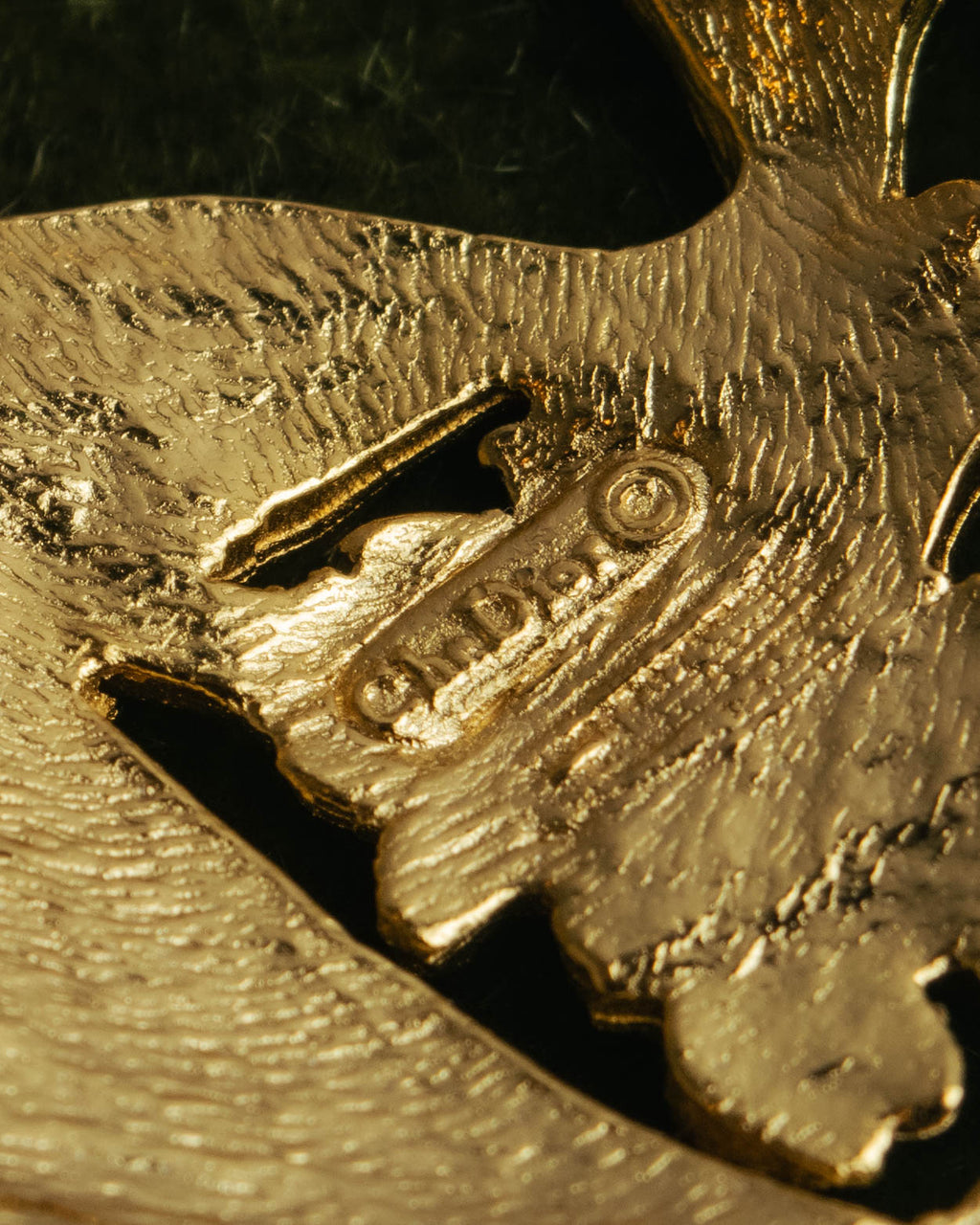 "SANDOR" 40's-70's Gold tone bird motif brooch