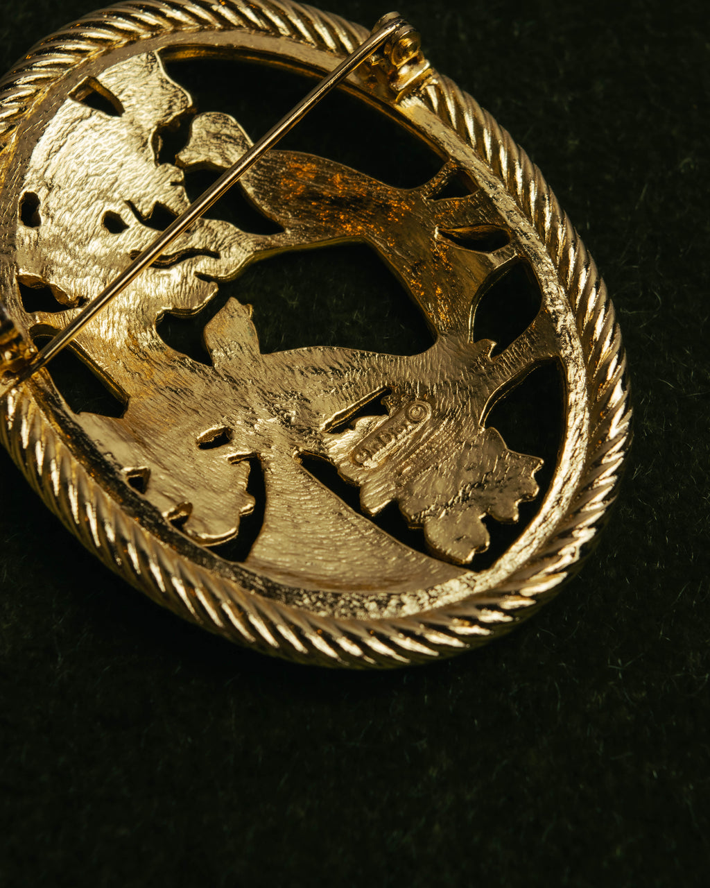 "SANDOR" 40's-70's Gold tone bird motif brooch