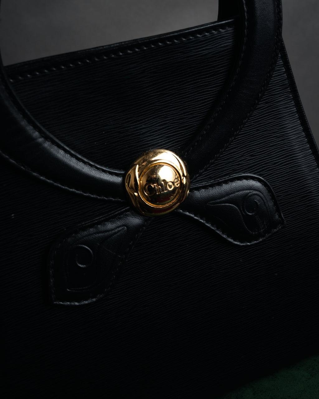 –SPECIAL– “Chloe” 90’s Sculptural trapeze top handle bag