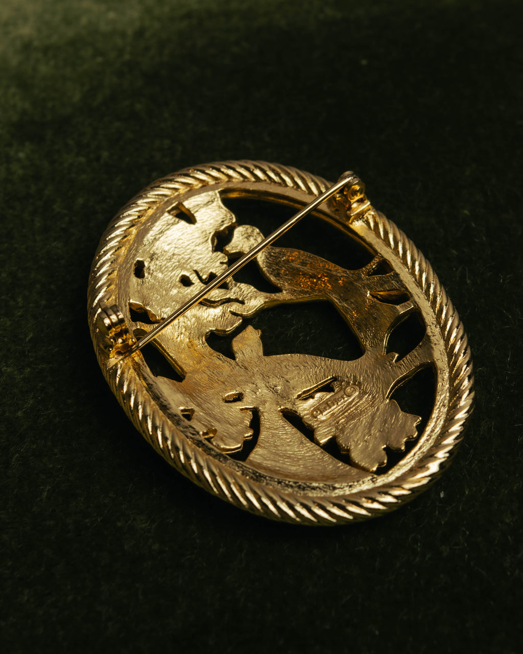 "SANDOR" 40's-70's Gold tone bird motif brooch