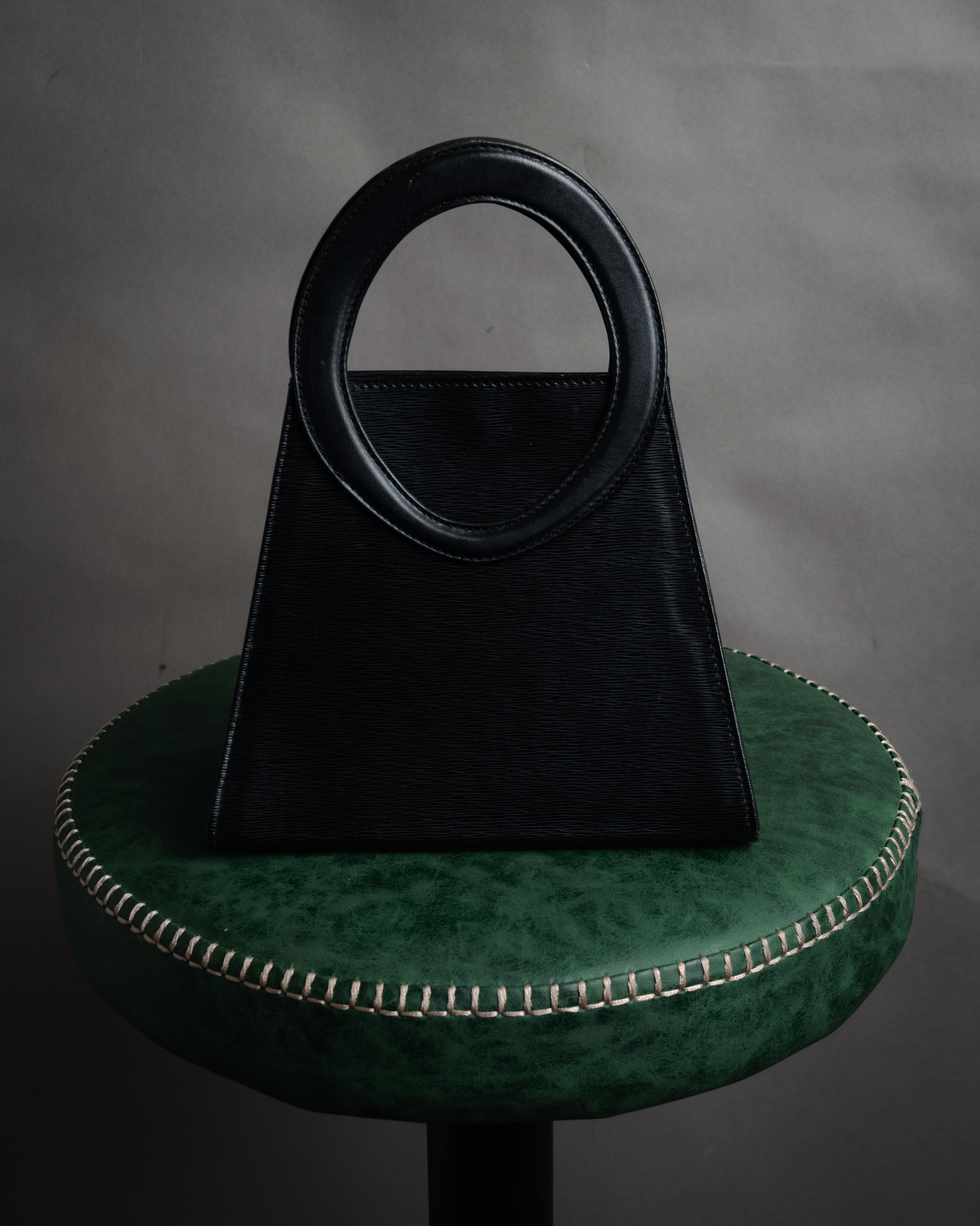 –SPECIAL– “Chloe” 90’s Sculptural trapeze top handle bag