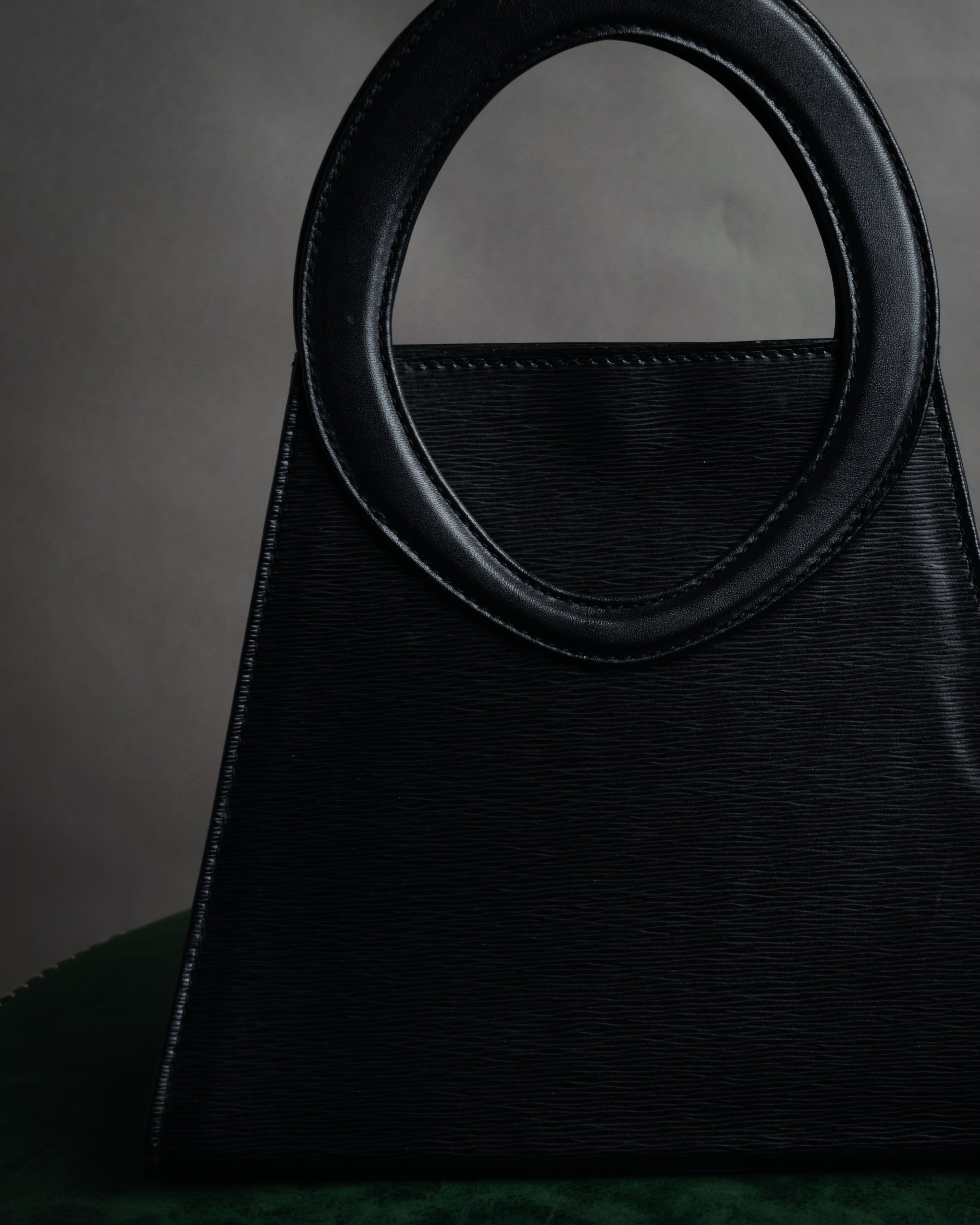 –SPECIAL– “Chloe” 90’s Sculptural trapeze top handle bag