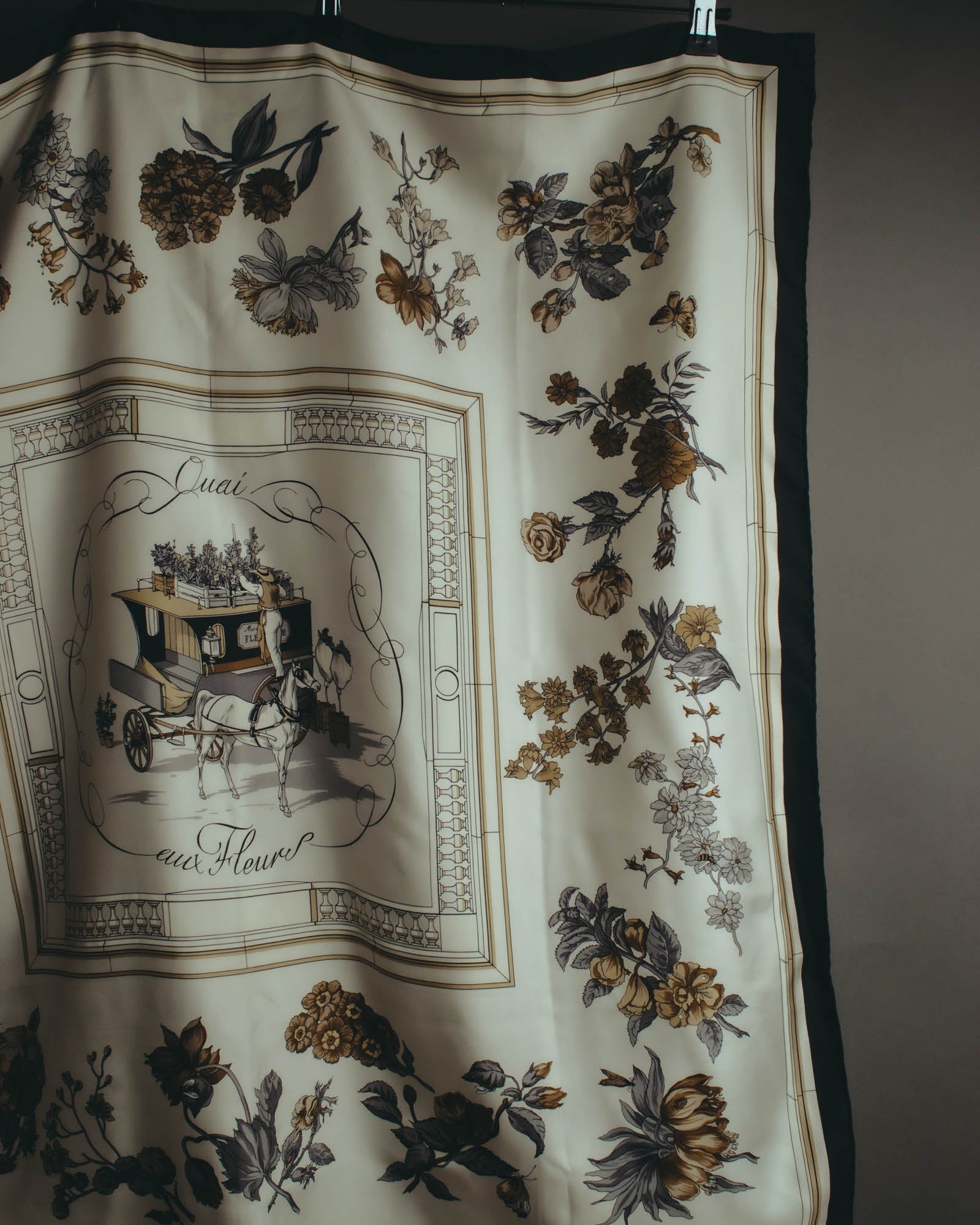 "Hermès" 90's-00's Classic quai aux fleurs silk scarf