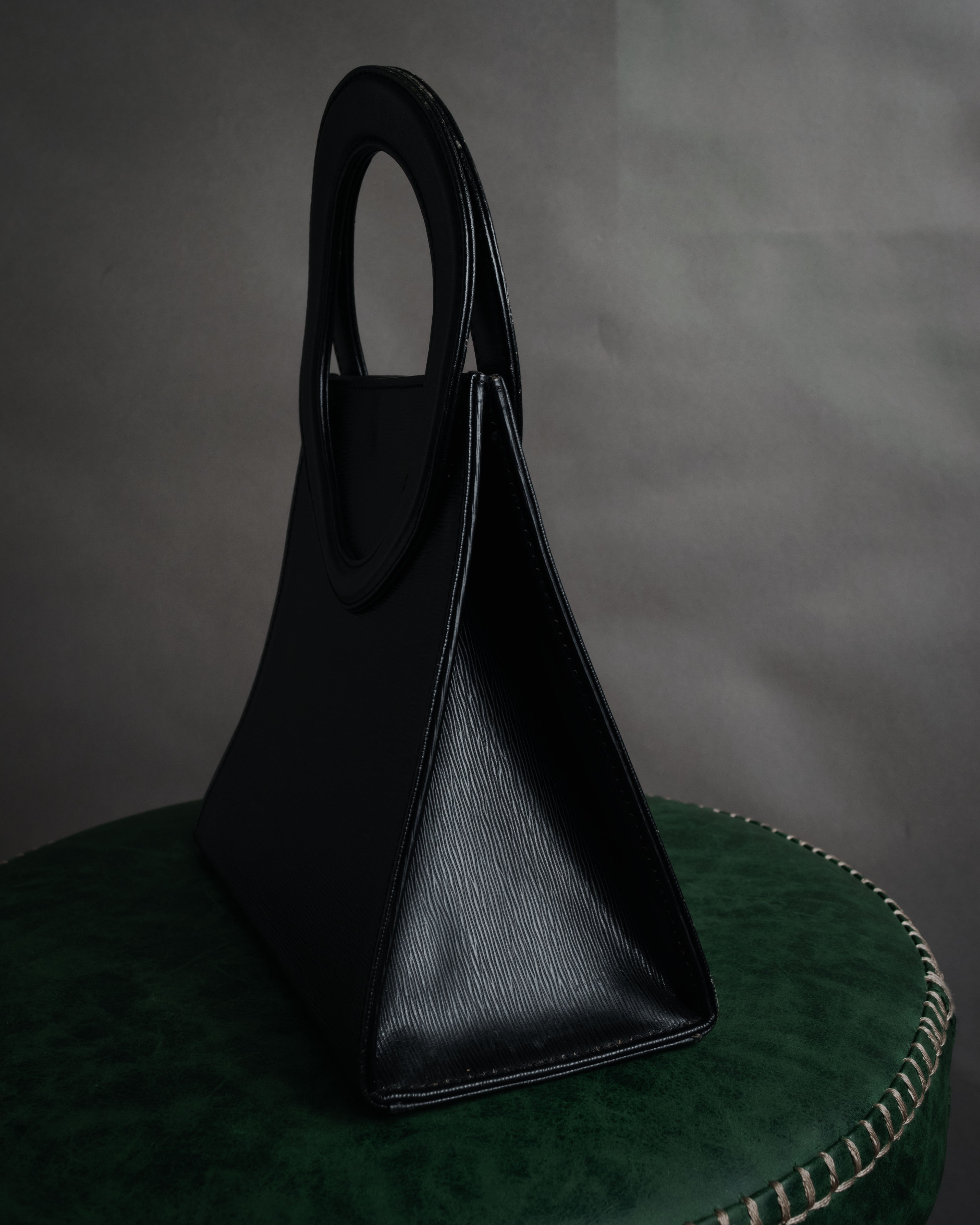 –SPECIAL– “Chloe” 90’s Sculptural trapeze top handle bag