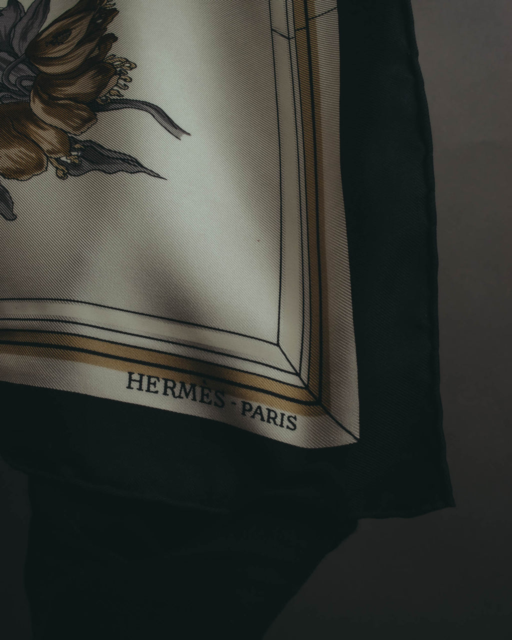 "Hermès" 90's-00's Classic quai aux fleurs silk scarf