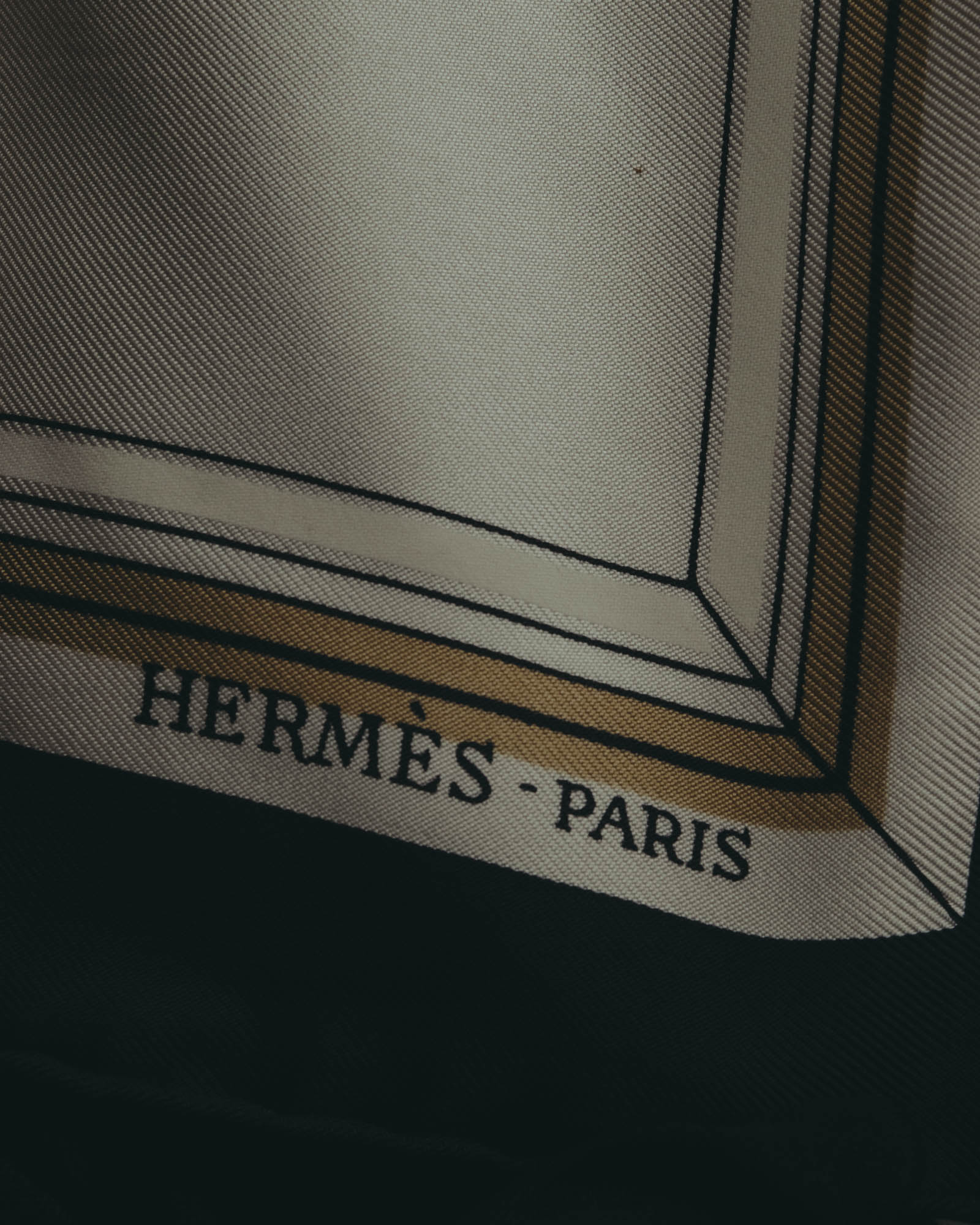 "Hermès" 90's-00's Classic quai aux fleurs silk scarf