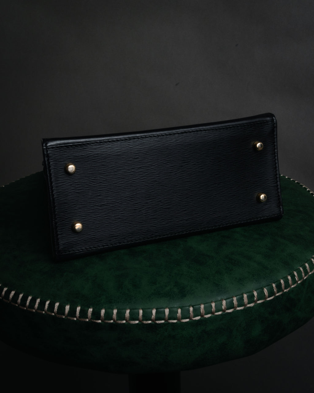 –SPECIAL– “Chloe” 90’s Sculptural trapeze top handle bag