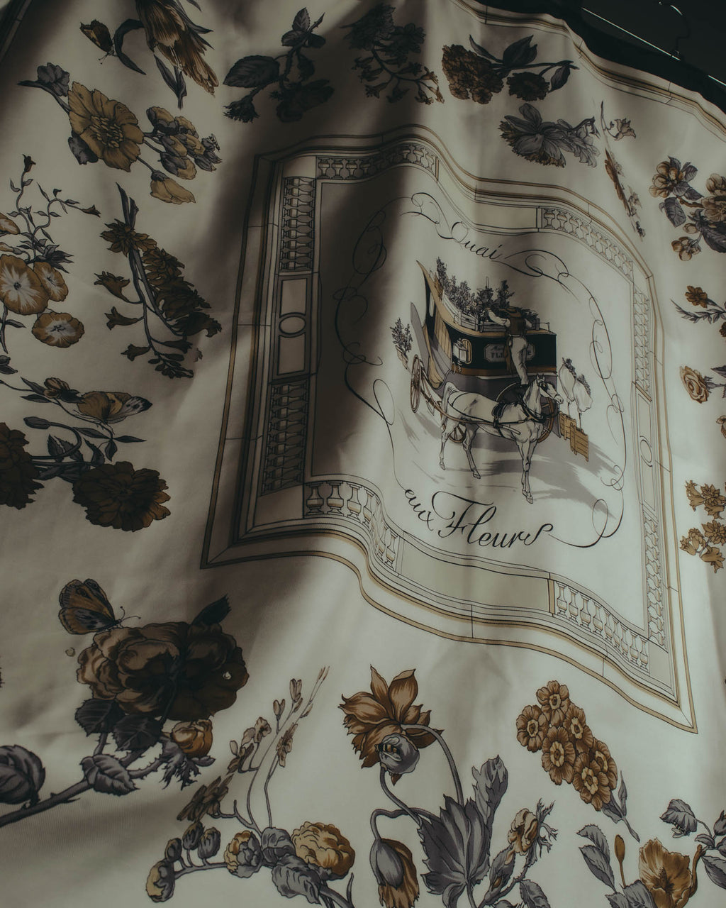 "Hermès" 90's-00's Classic quai aux fleurs silk scarf