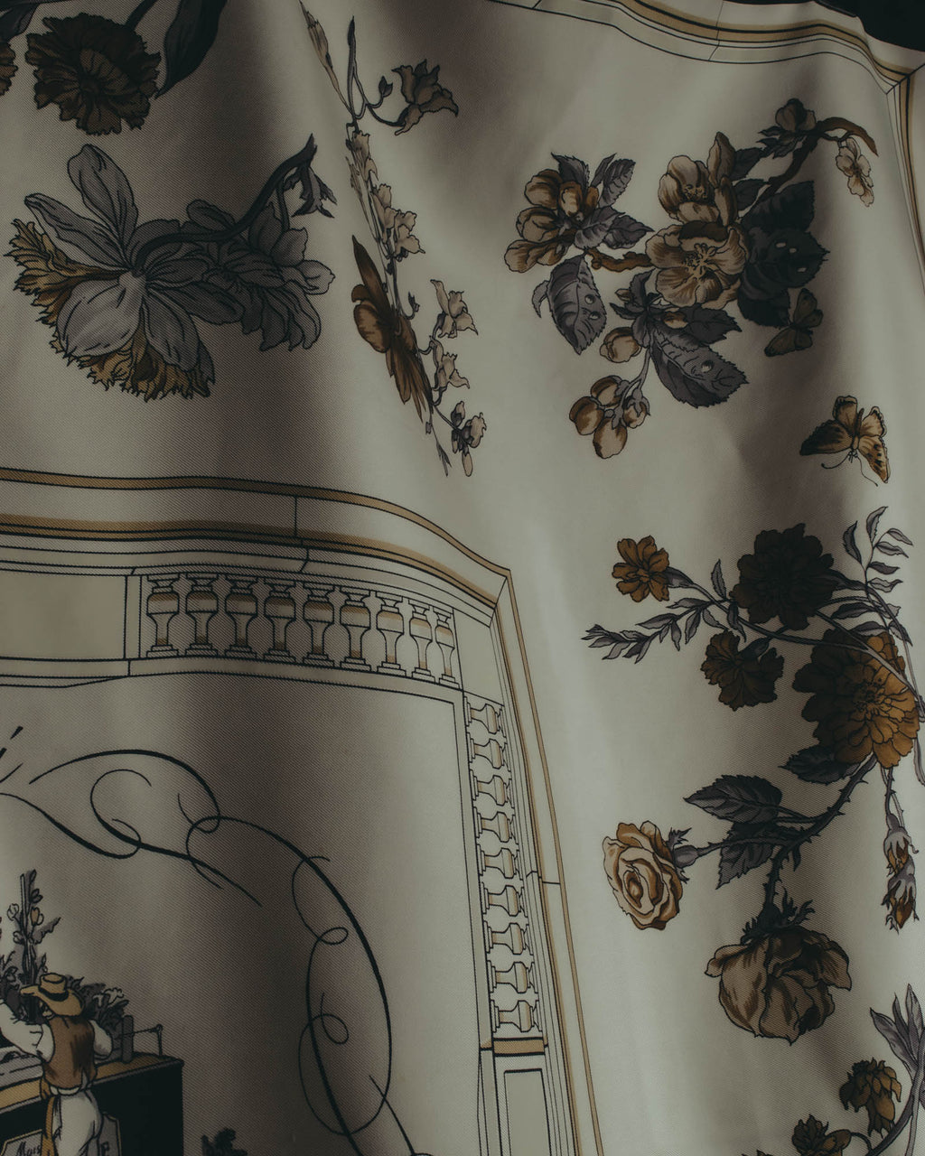 "Hermès" 90's-00's Classic quai aux fleurs silk scarf