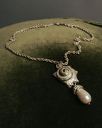 “KENZO” 80’s-90’s Sculptural shell pearl pendant necklace