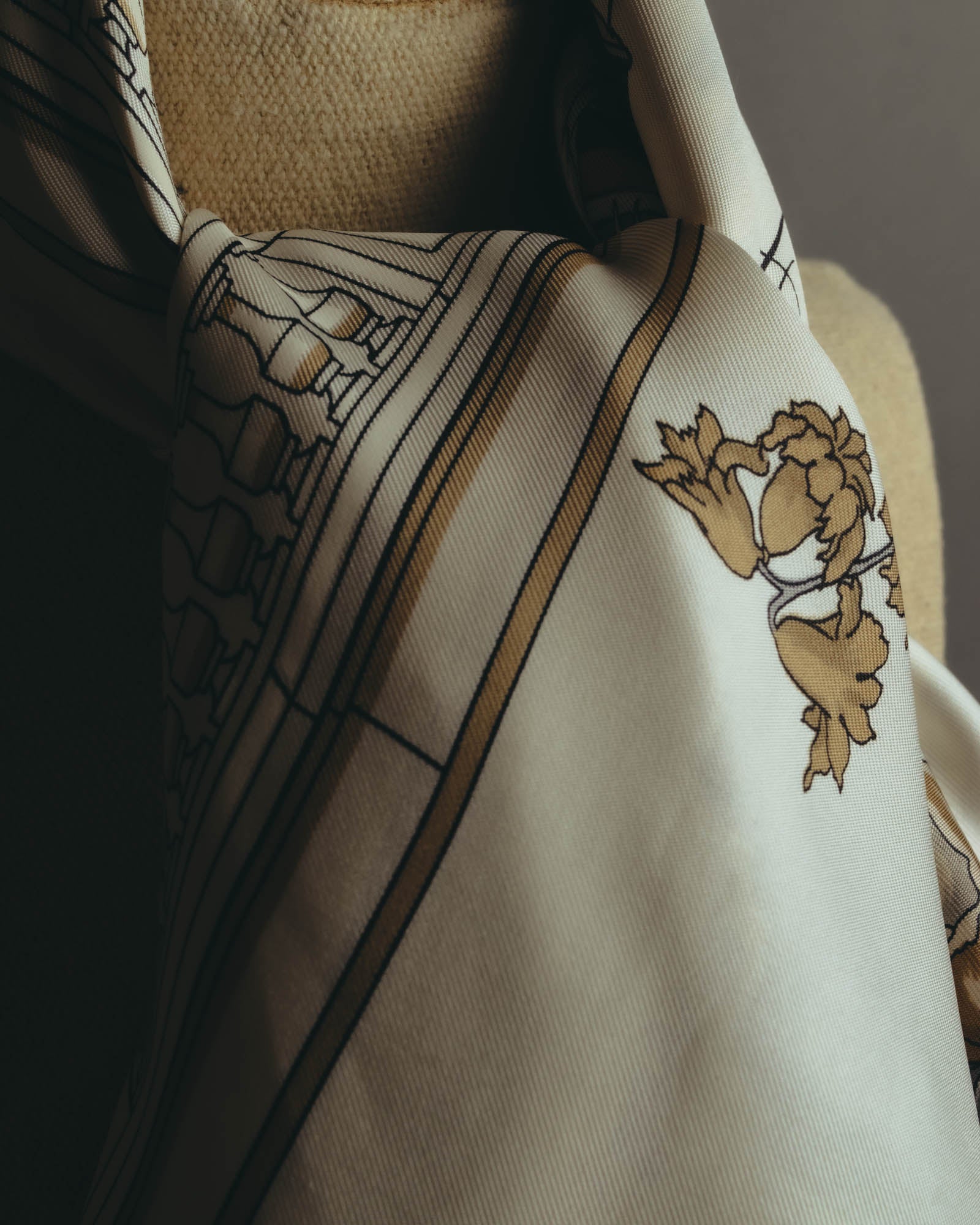 "Hermès" 90's-00's Classic quai aux fleurs silk scarf
