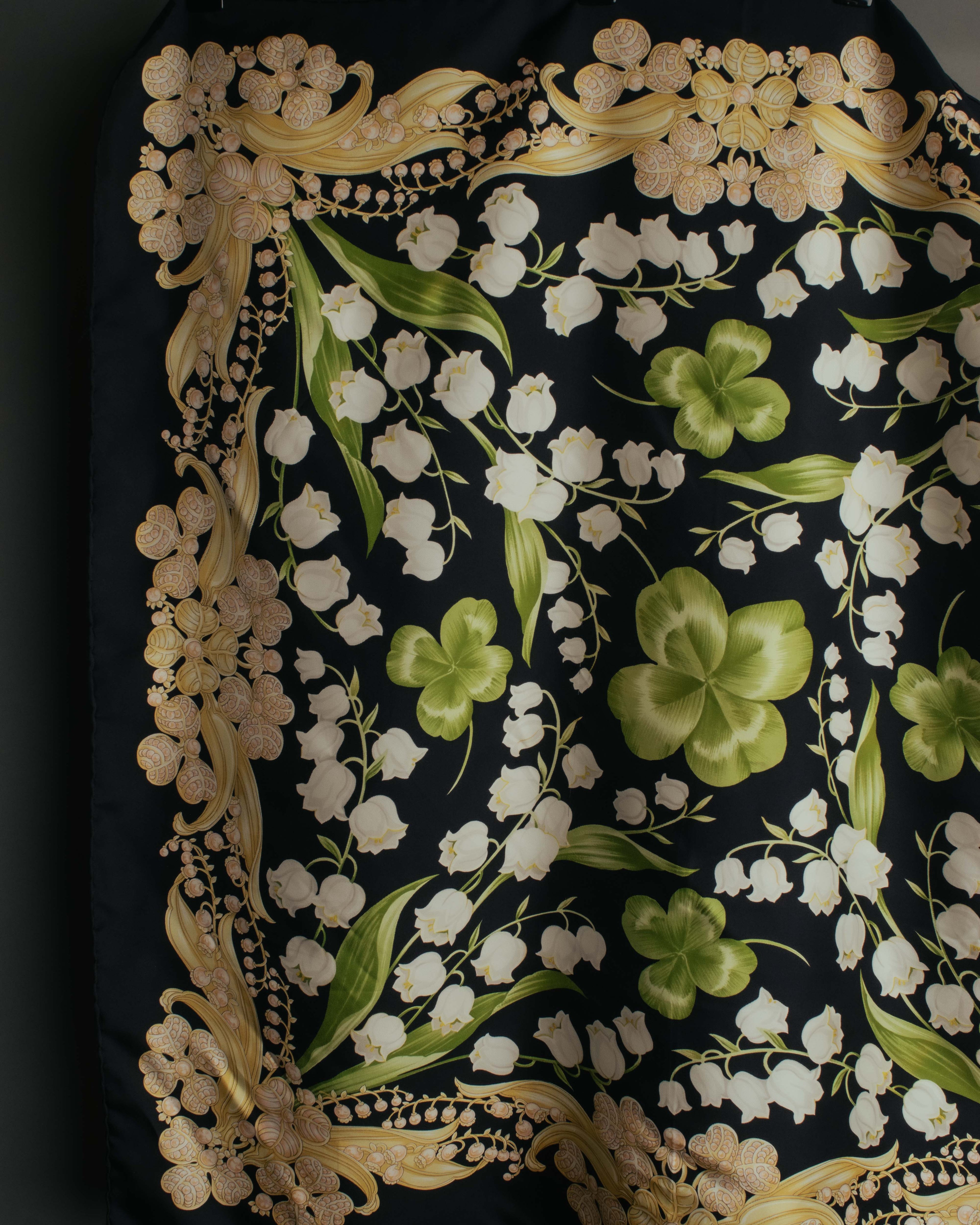 “Christian Dior” 90’s-00’s Lily of the valley silk scarf