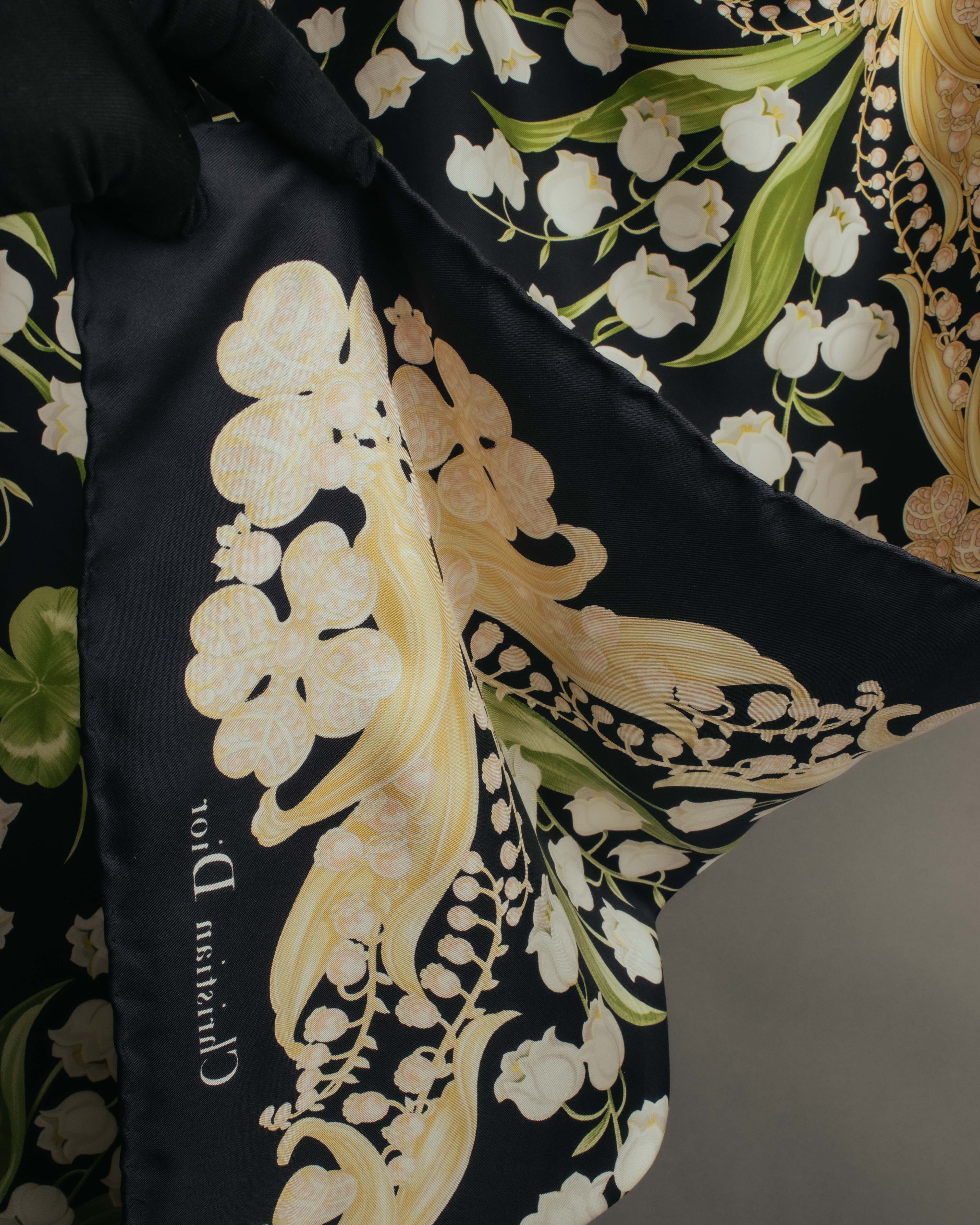 “Christian Dior” 90’s-00’s Lily of the valley silk scarf