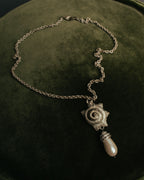 “KENZO” 80’s-90’s Sculptural shell pearl pendant necklace