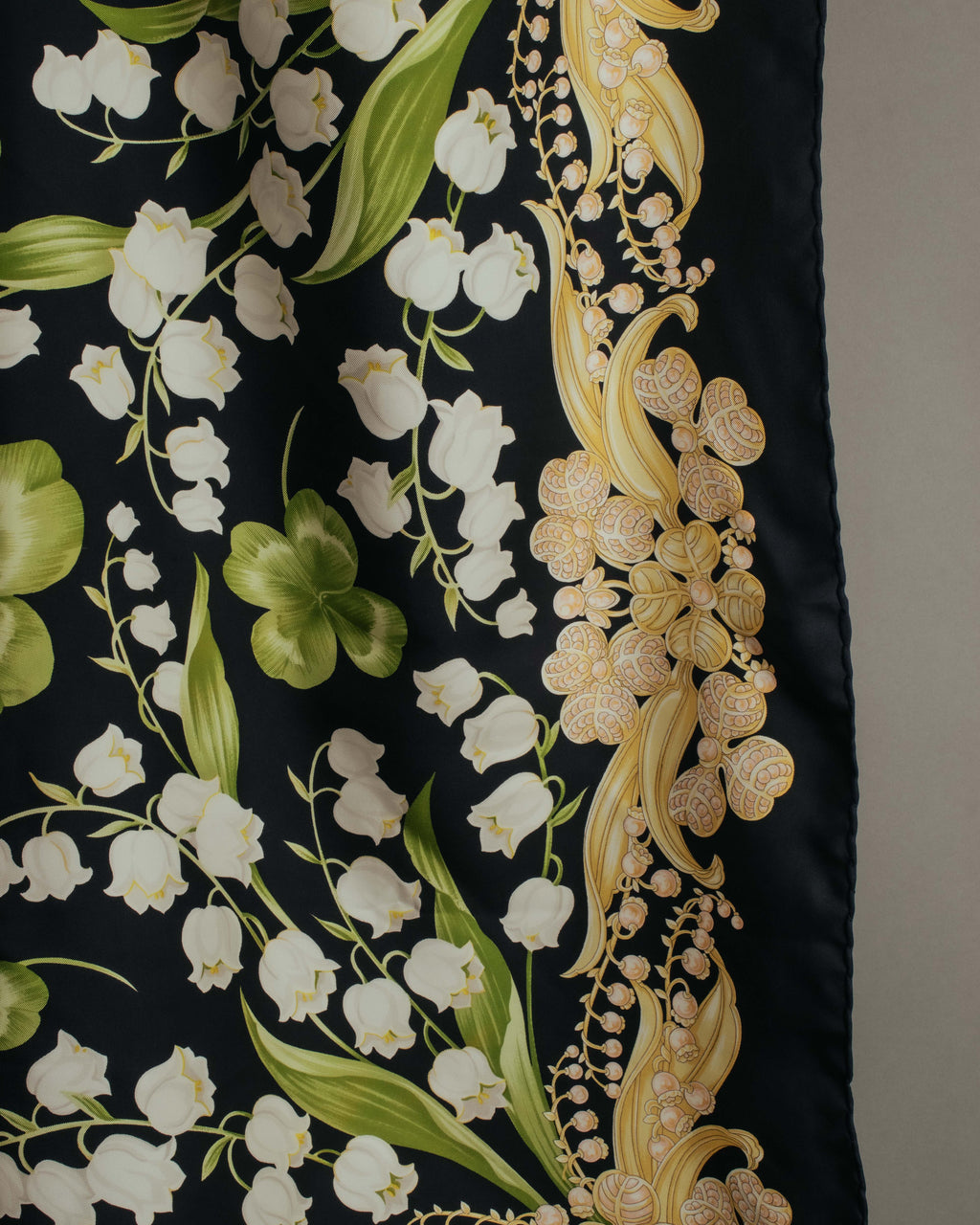 “Christian Dior” 90’s-00’s Lily of the valley silk scarf