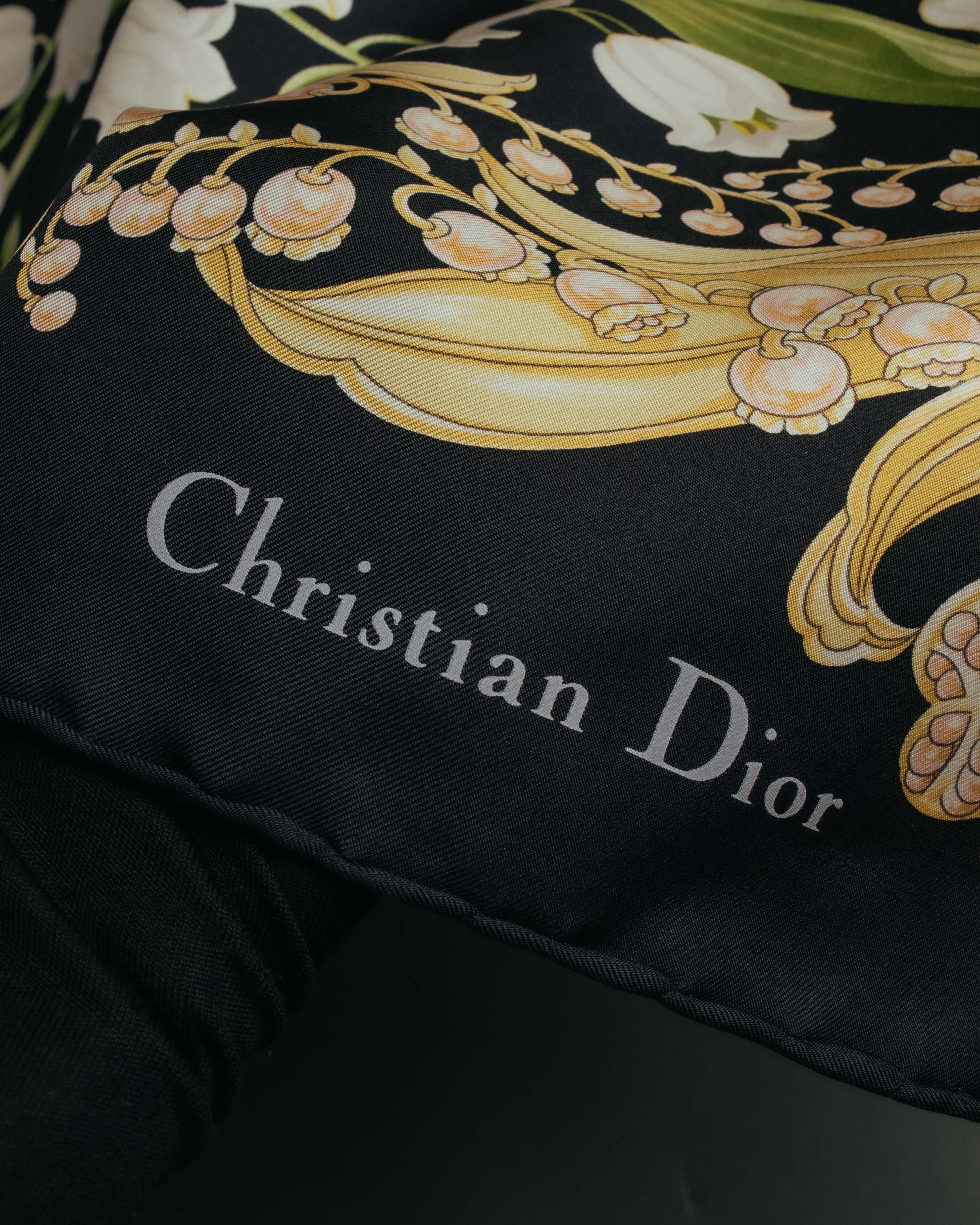 “Christian Dior” 90’s-00’s Lily of the valley silk scarf