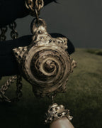 “KENZO” 80’s-90’s Sculptural shell pearl pendant necklace
