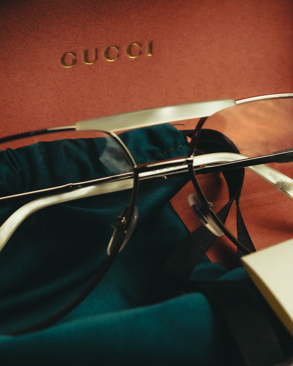“GUCCI” 2010's Mother of pearl detail metal pilot eyewear