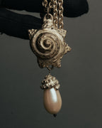 “KENZO” 80’s-90’s Sculptural shell pearl pendant necklace