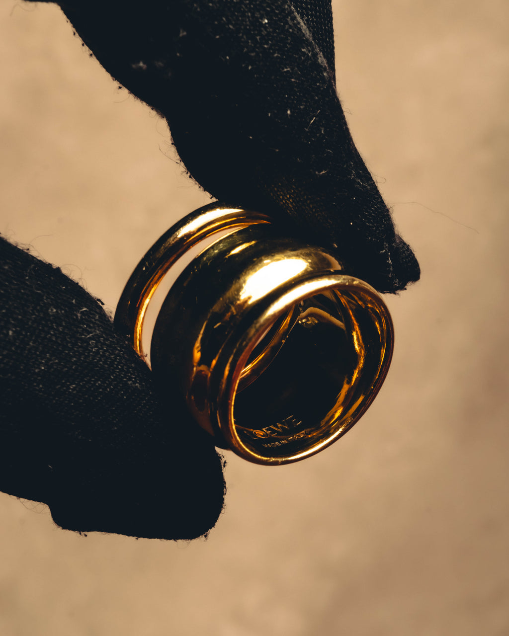 -SPECIAL- "LOEWE" 10's Sculptural gold tone ribbed ring