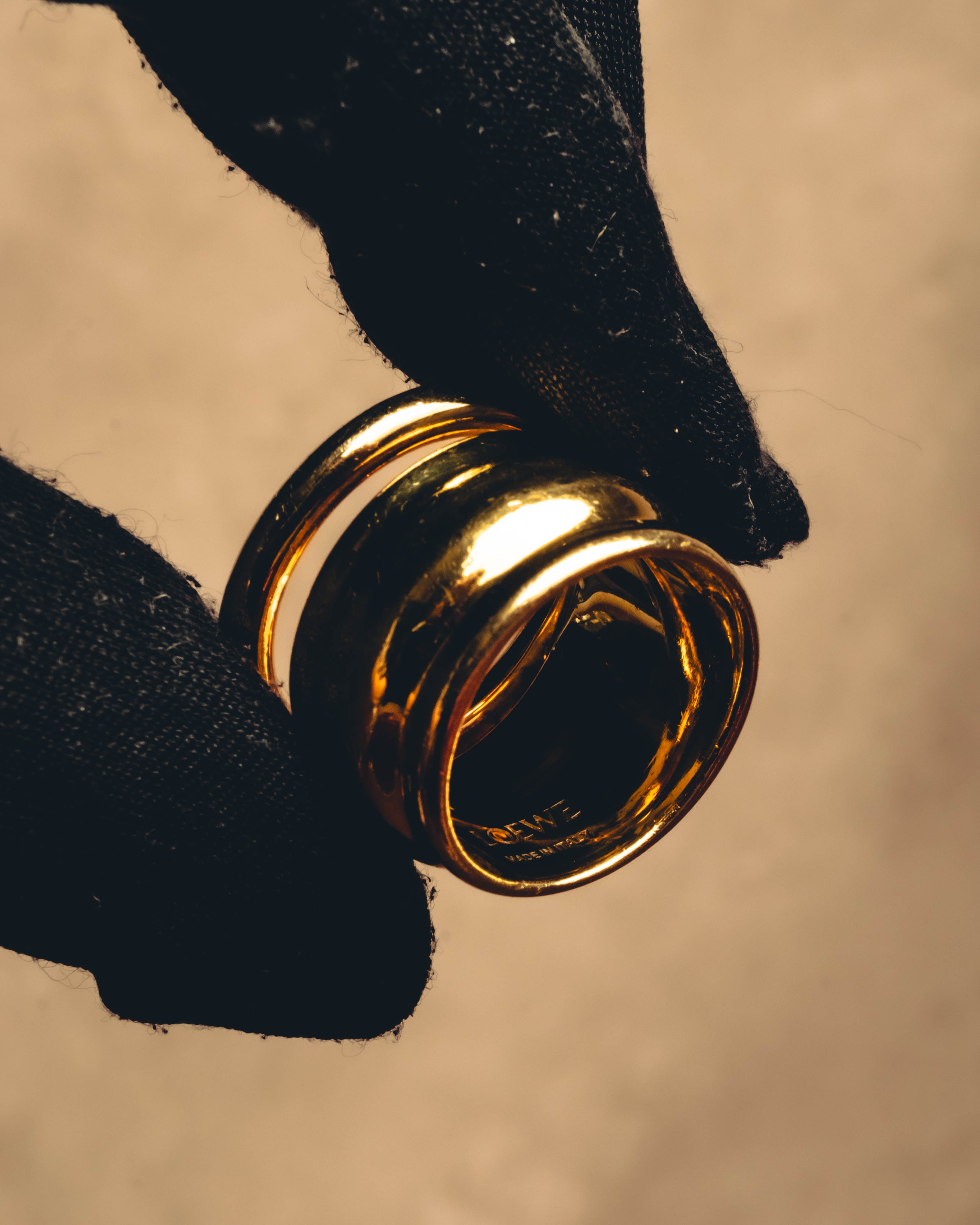 -SPECIAL- "LOEWE" 10's Sculptural gold tone ribbed ring