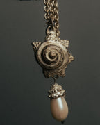 “KENZO” 80’s-90’s Sculptural shell pearl pendant necklace