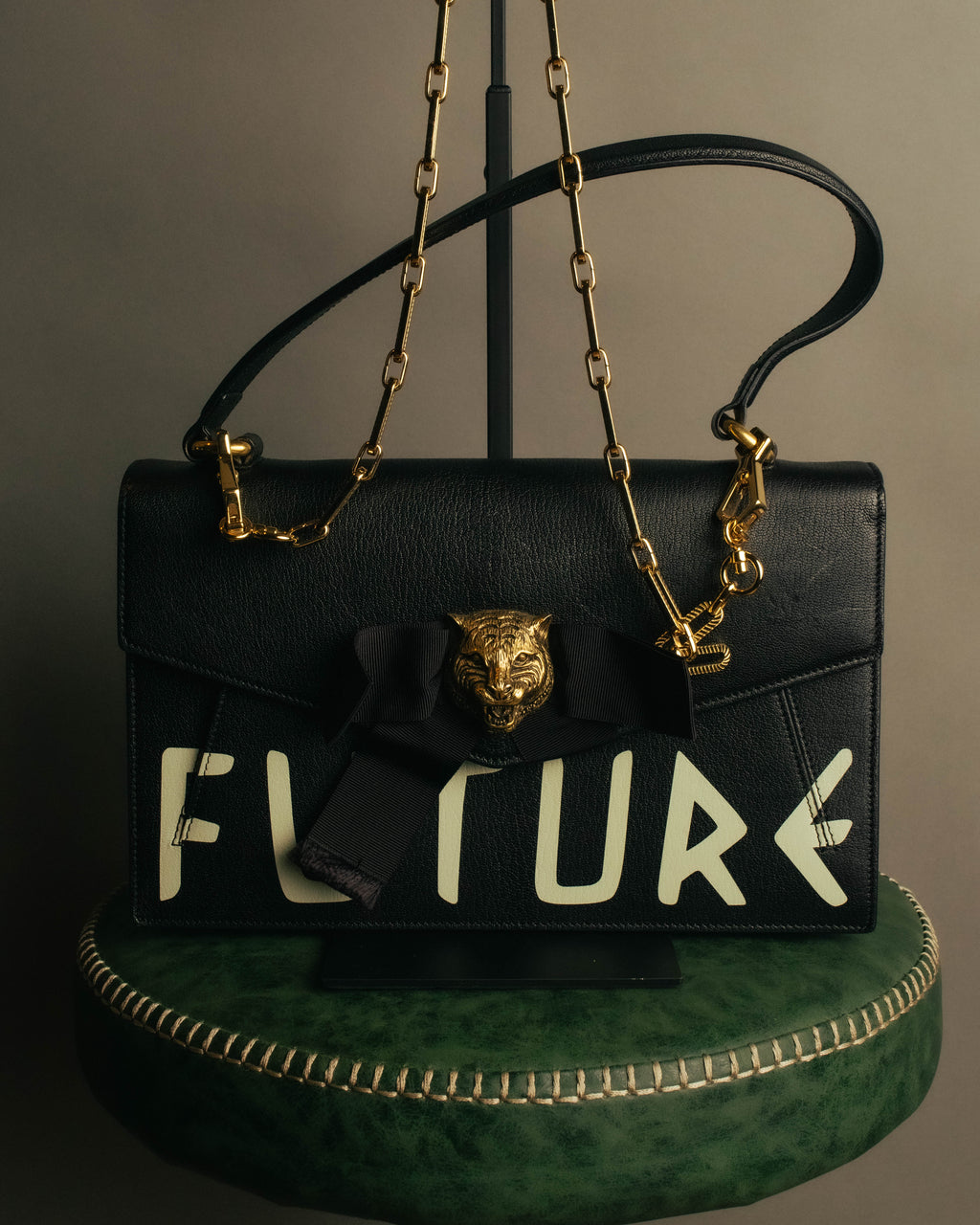 -SPECIAL- “GUCCI” Michele period Punk tiger head leather shoulder bag